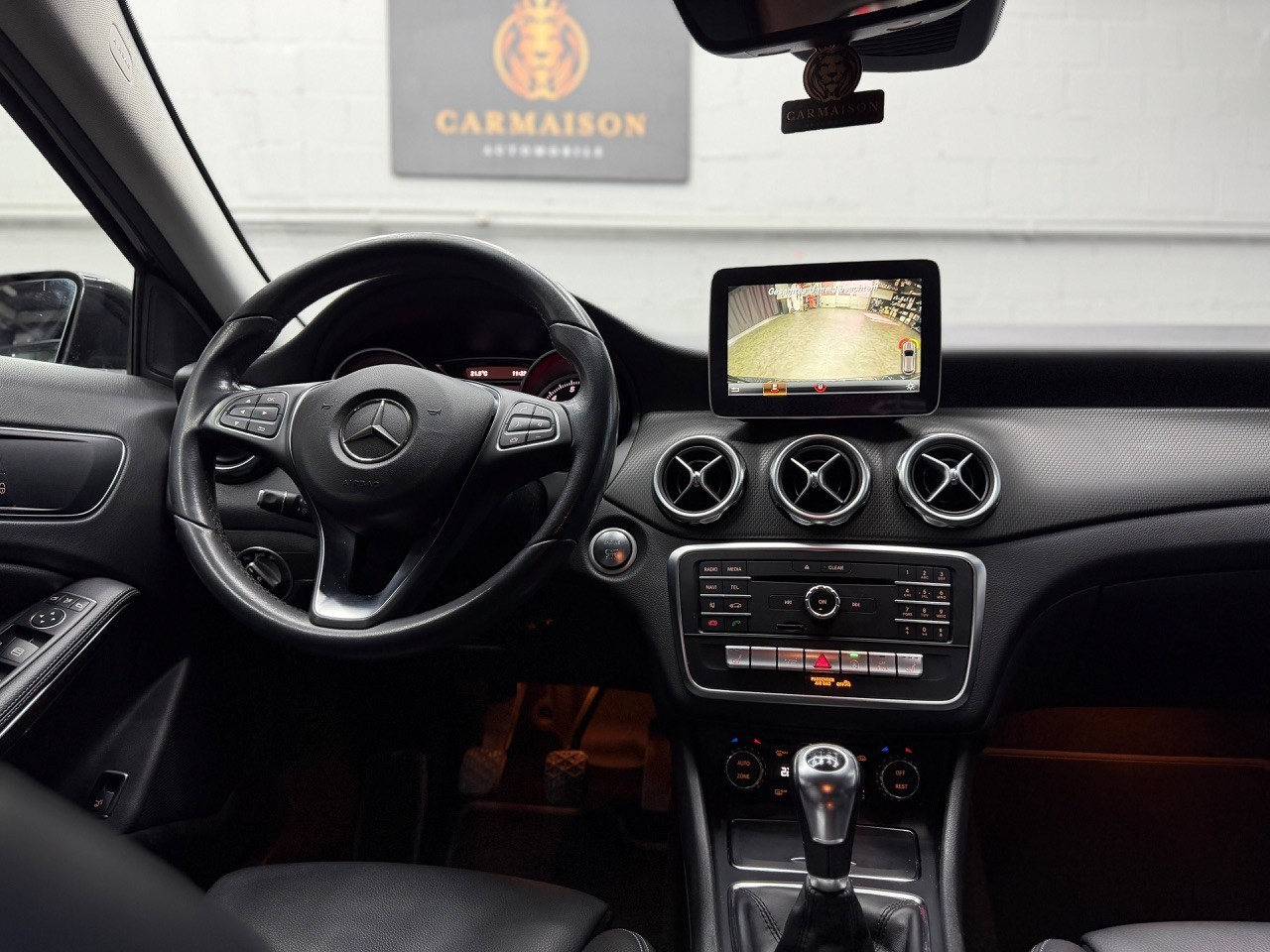 MERCEDES-BENZ GLA 200 | Ab MFK | Anhängerkupplung | Leder | Tempomat | Rückfahrkamera-image-18