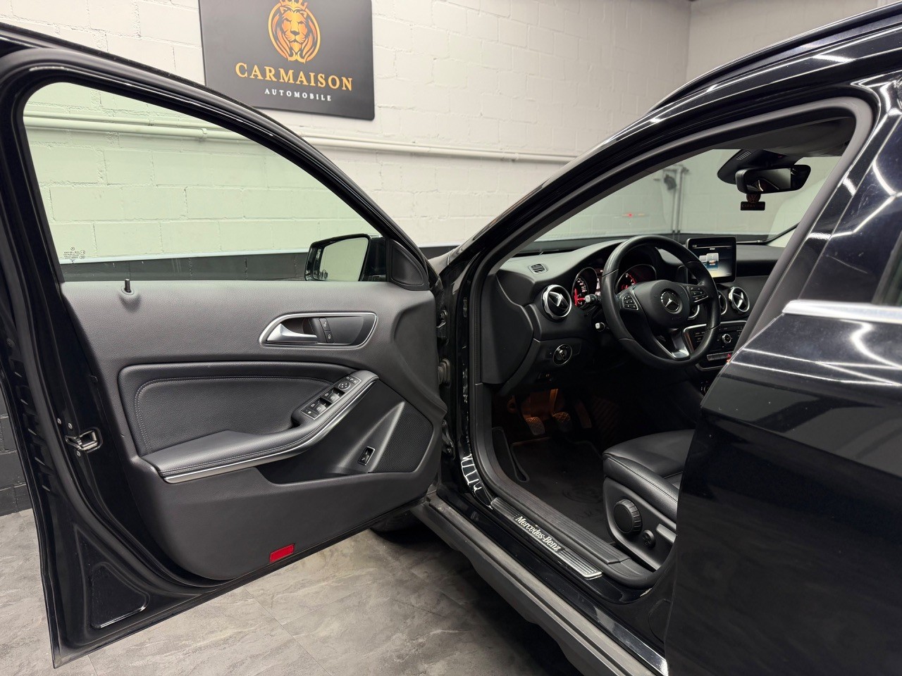 MERCEDES-BENZ GLA 200 | Ab MFK | Anhängerkupplung | Leder | Tempomat | Rückfahrkamera-image-11