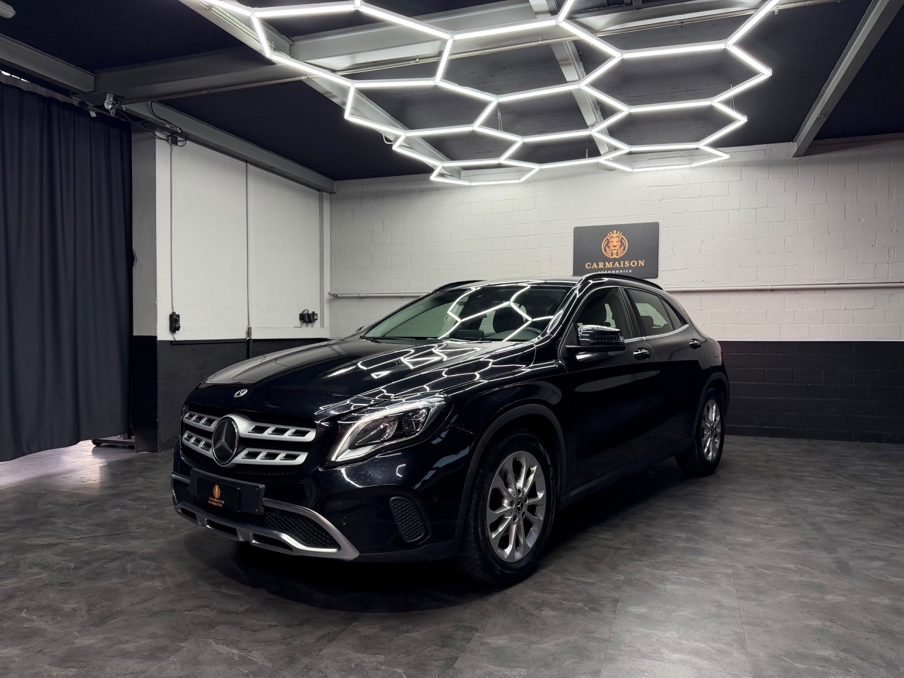 MERCEDES-BENZ GLA 200 | Ab MFK | Anhängerkupplung | Leder | Tempomat | Rückfahrkamera-image-2