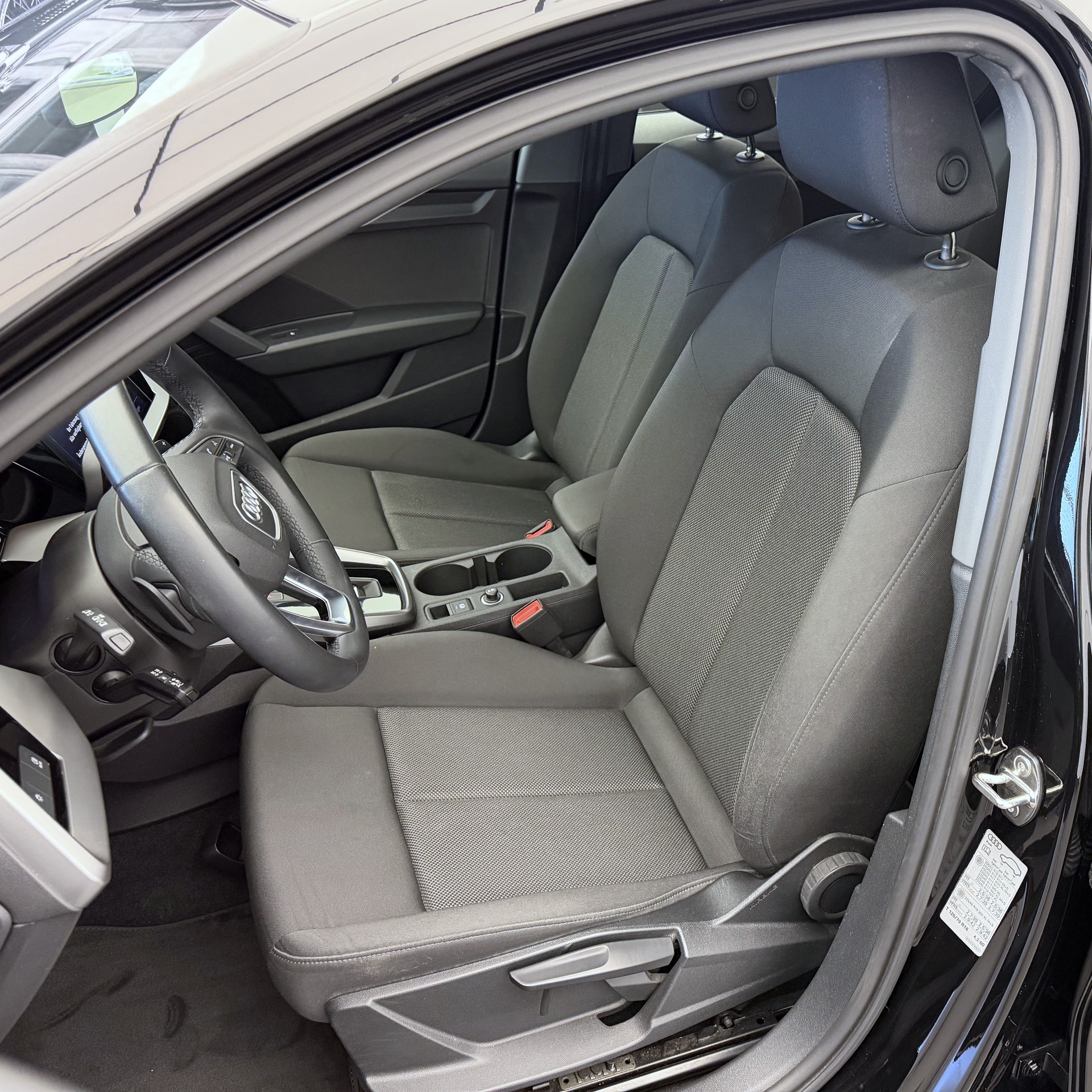 AUDI A3 Sportback 35 TFSI Attraction S-tronic-image-5