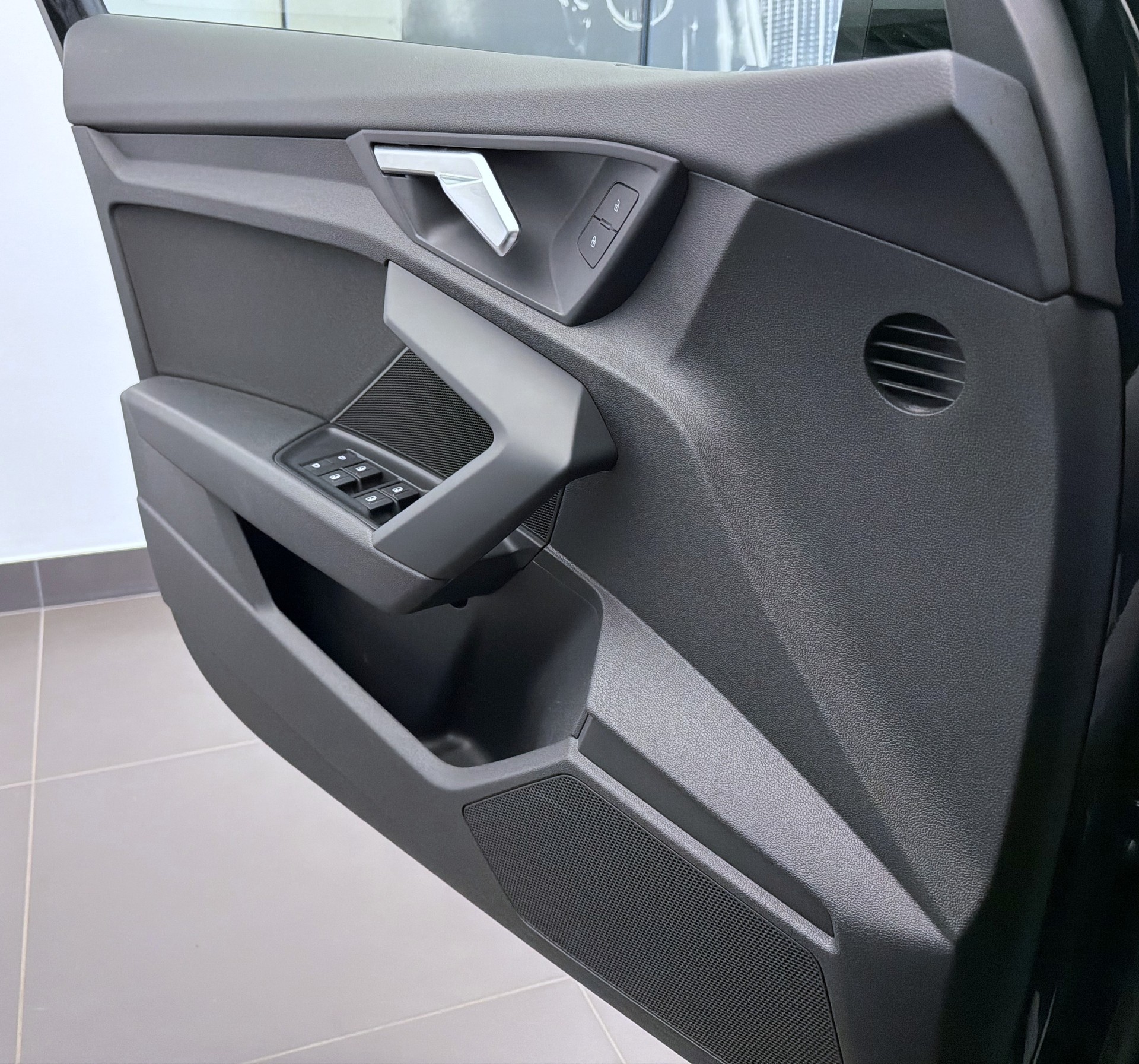 AUDI A3 Sportback 35 TFSI Attraction S-tronic-image-4