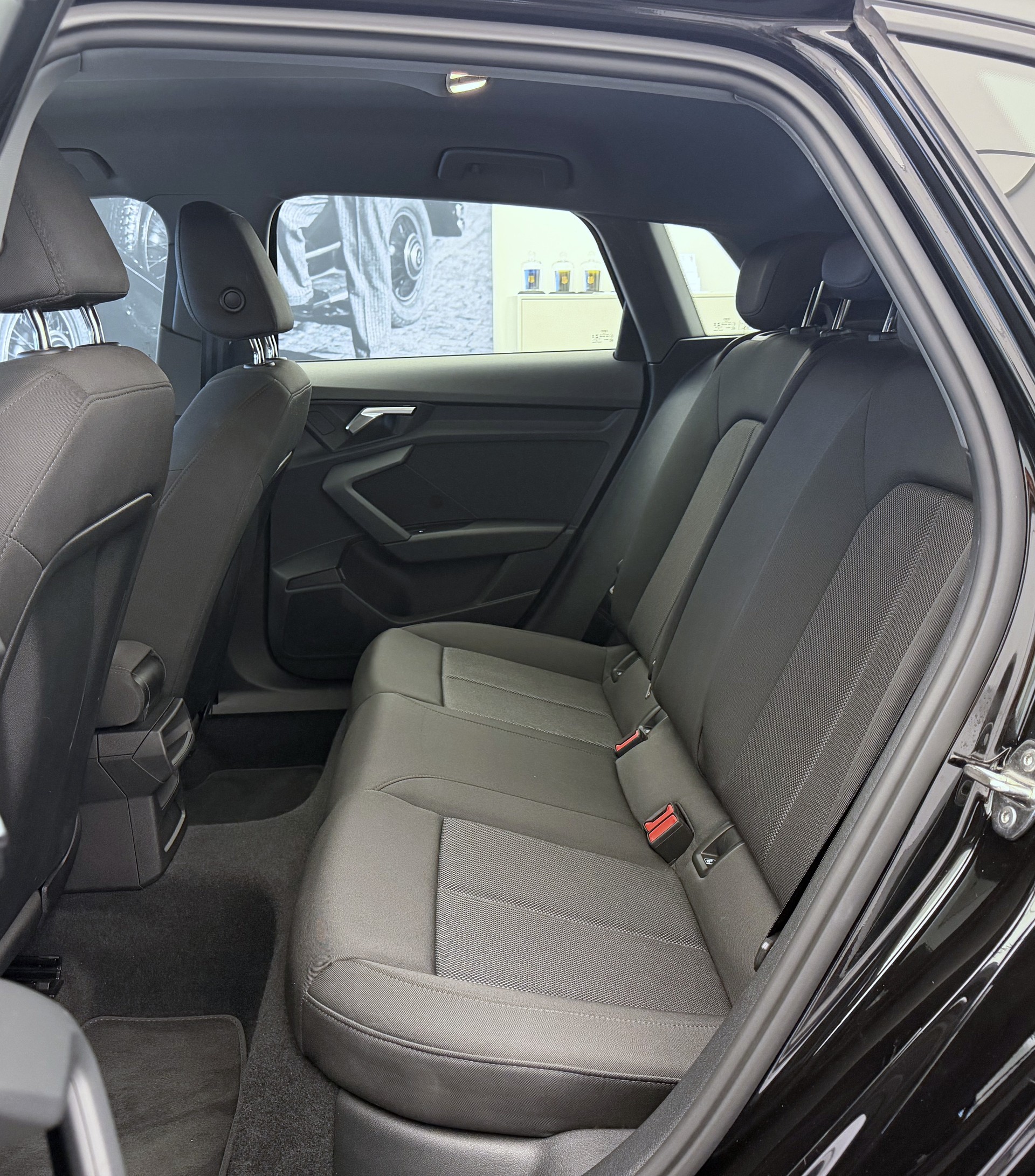 AUDI A3 Sportback 35 TFSI Attraction S-tronic-image-19