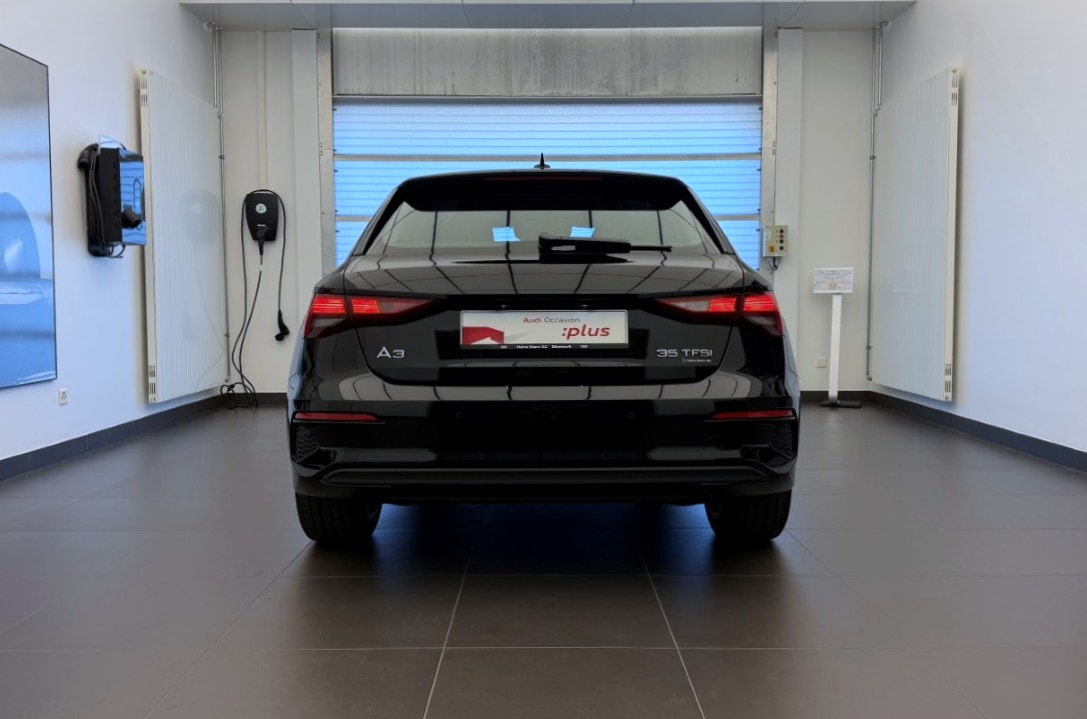 AUDI A3 Sportback 35 TFSI Attraction S-tronic-image-22