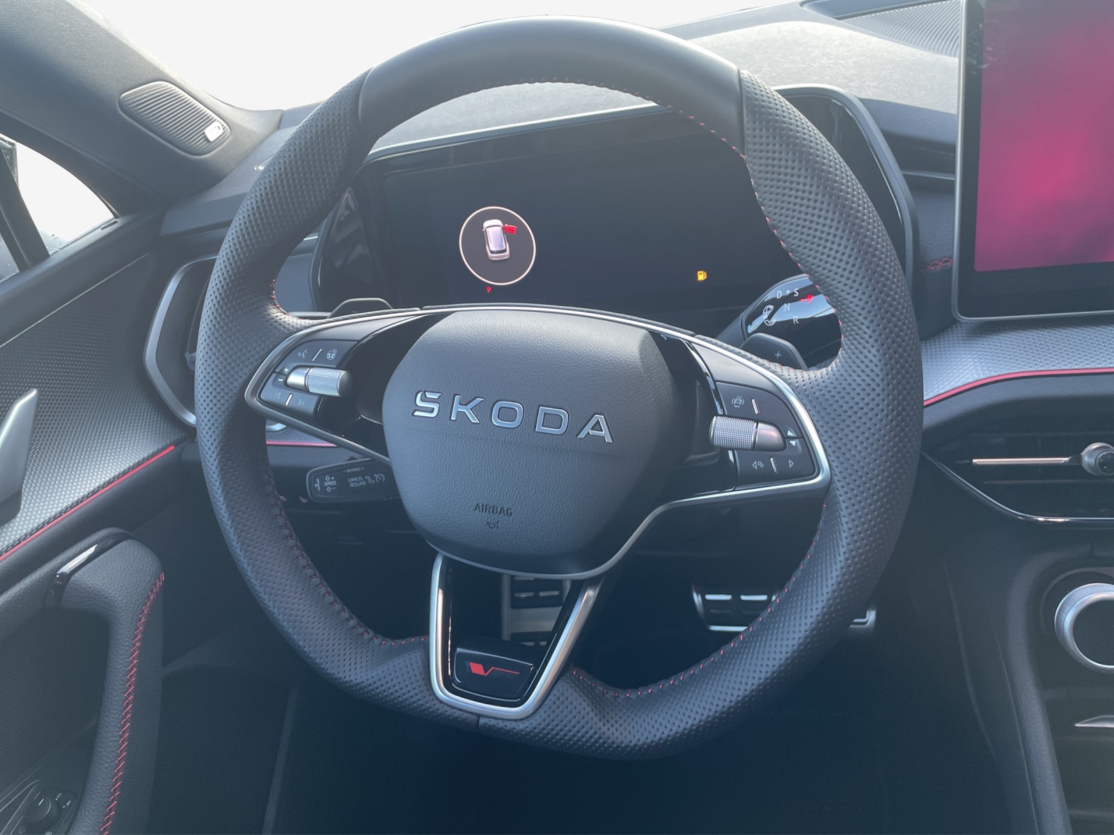 SKODA Kodiaq 2.0 TSI RS 4x4-image-9