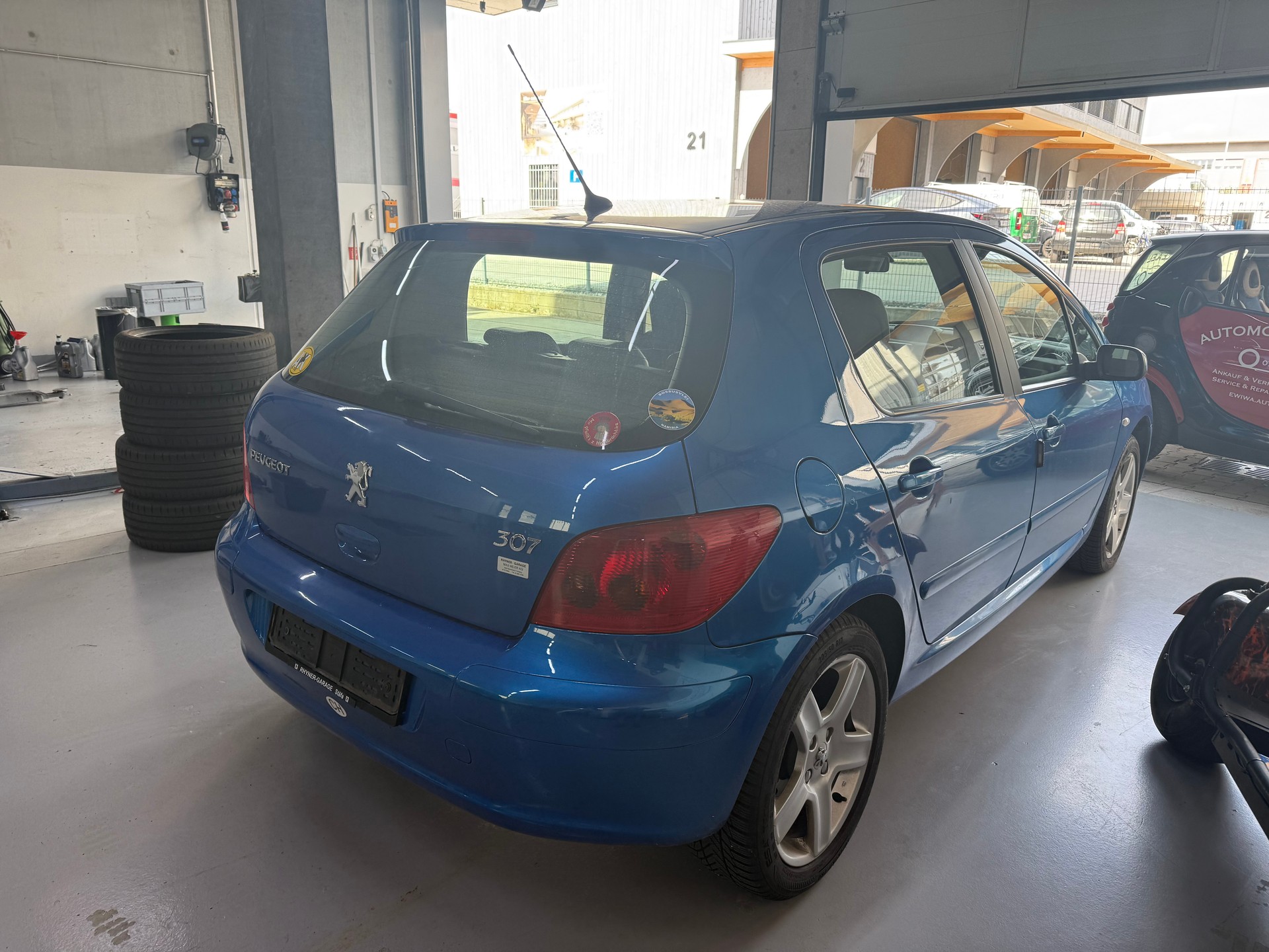 PEUGEOT 307 2.0 16V XS-image-2