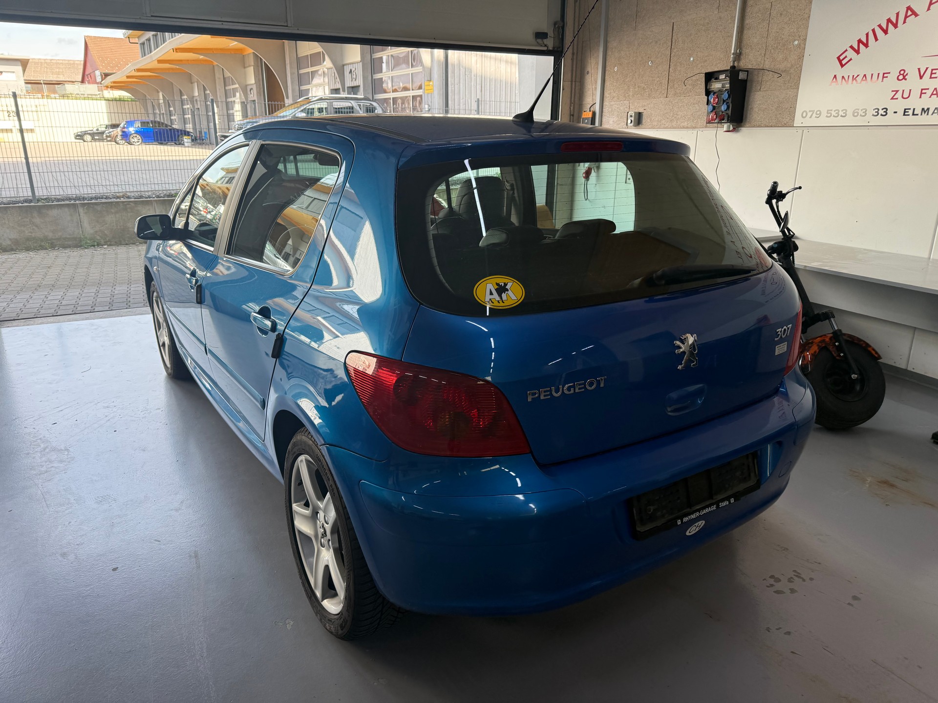 PEUGEOT 307 2.0 16V XS-image-3