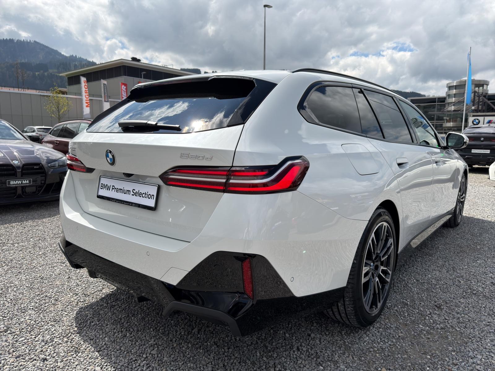 BMW 520d xDrive Touring M Sport-image-24