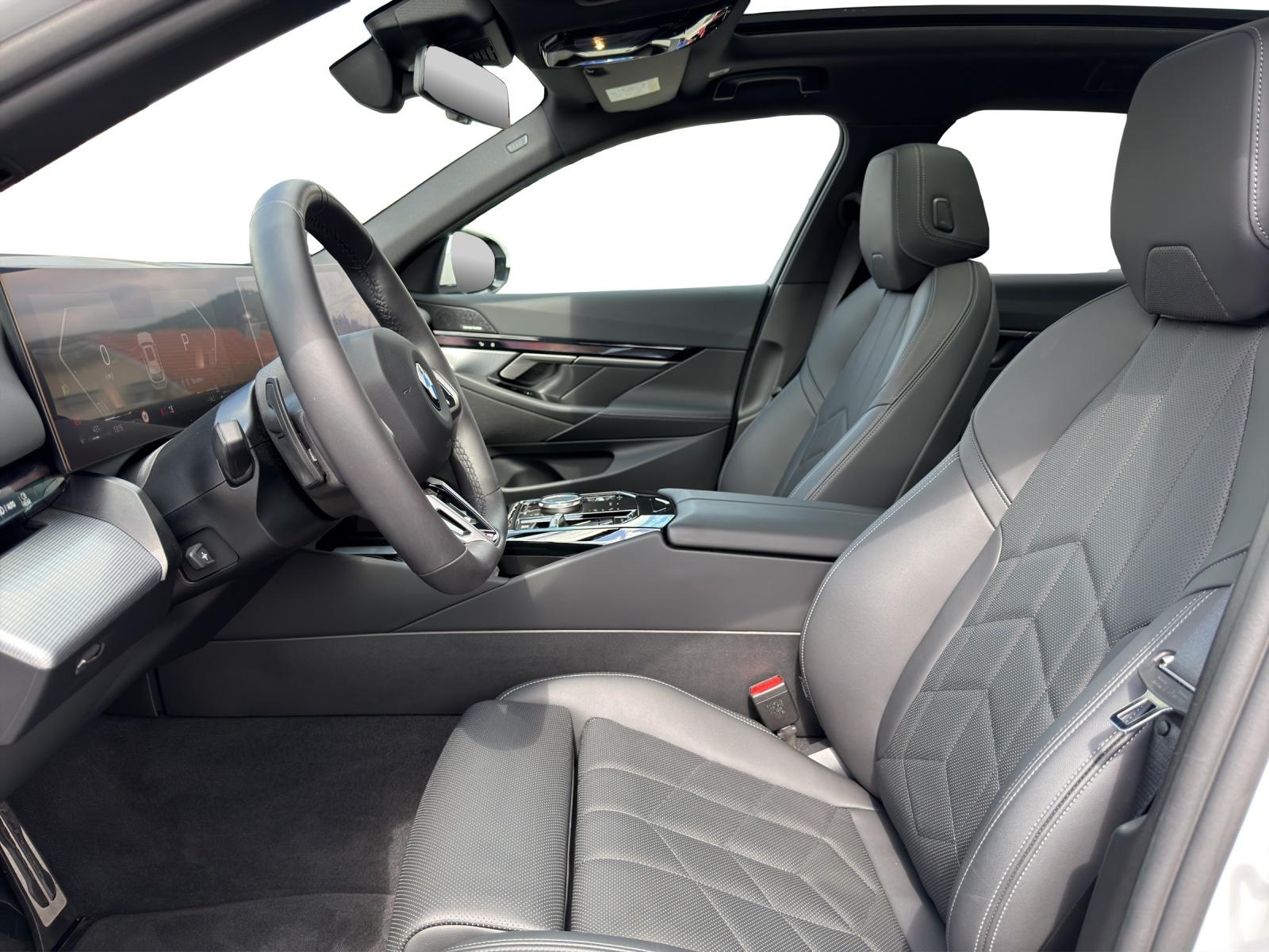 BMW 520d xDrive Touring M Sport-image-8