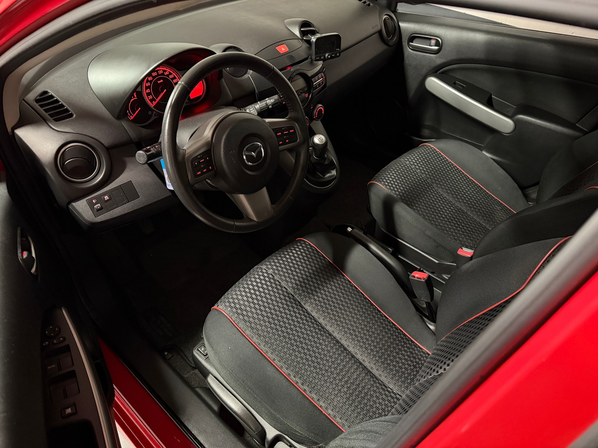 MAZDA 2 1.5i 16V Sport-image-11
