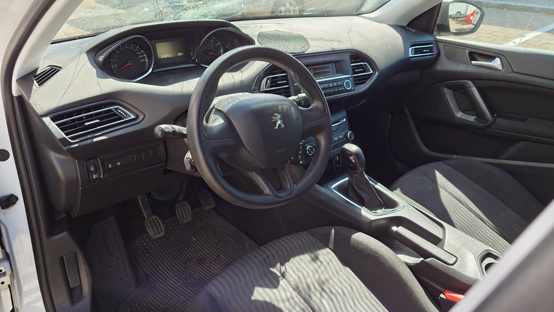 PEUGEOT 308 SW 1.2 THP Business-image-10