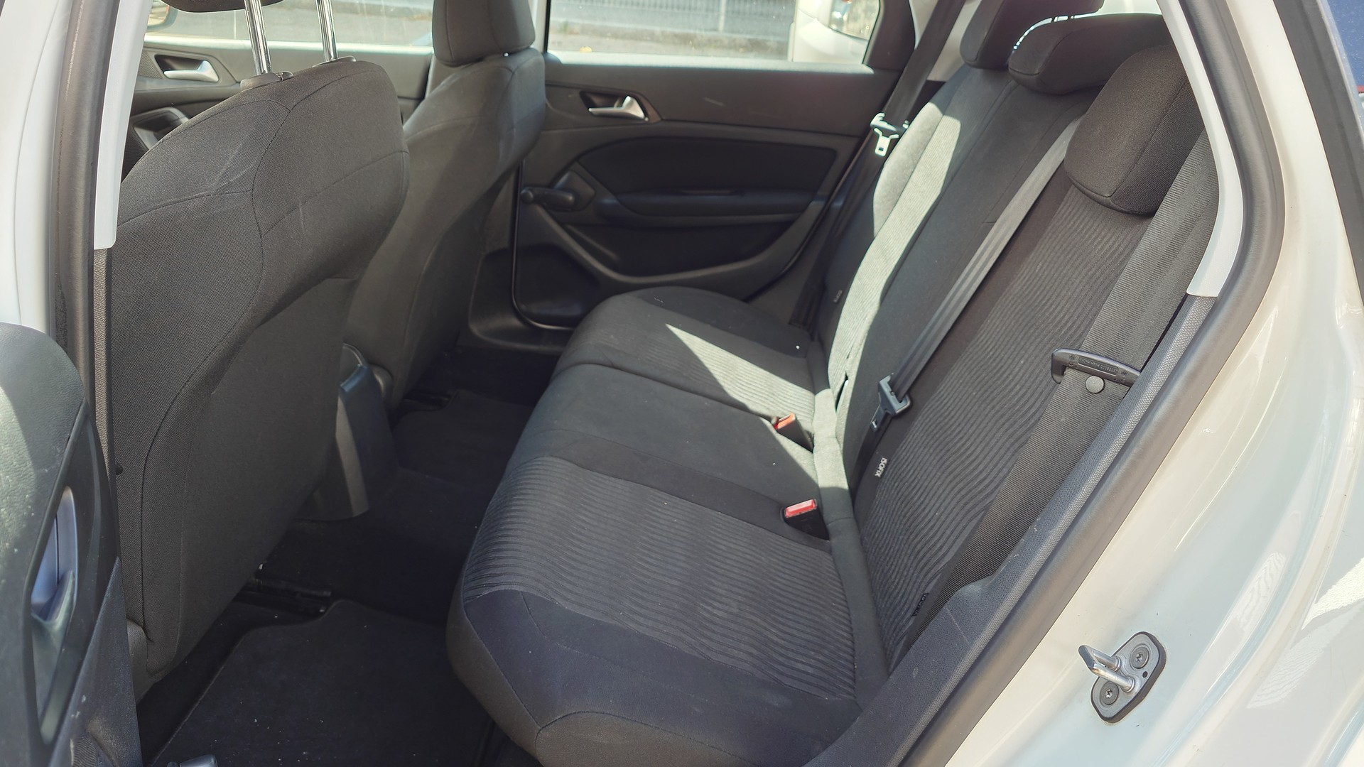PEUGEOT 308 SW 1.2 THP Business-image-14