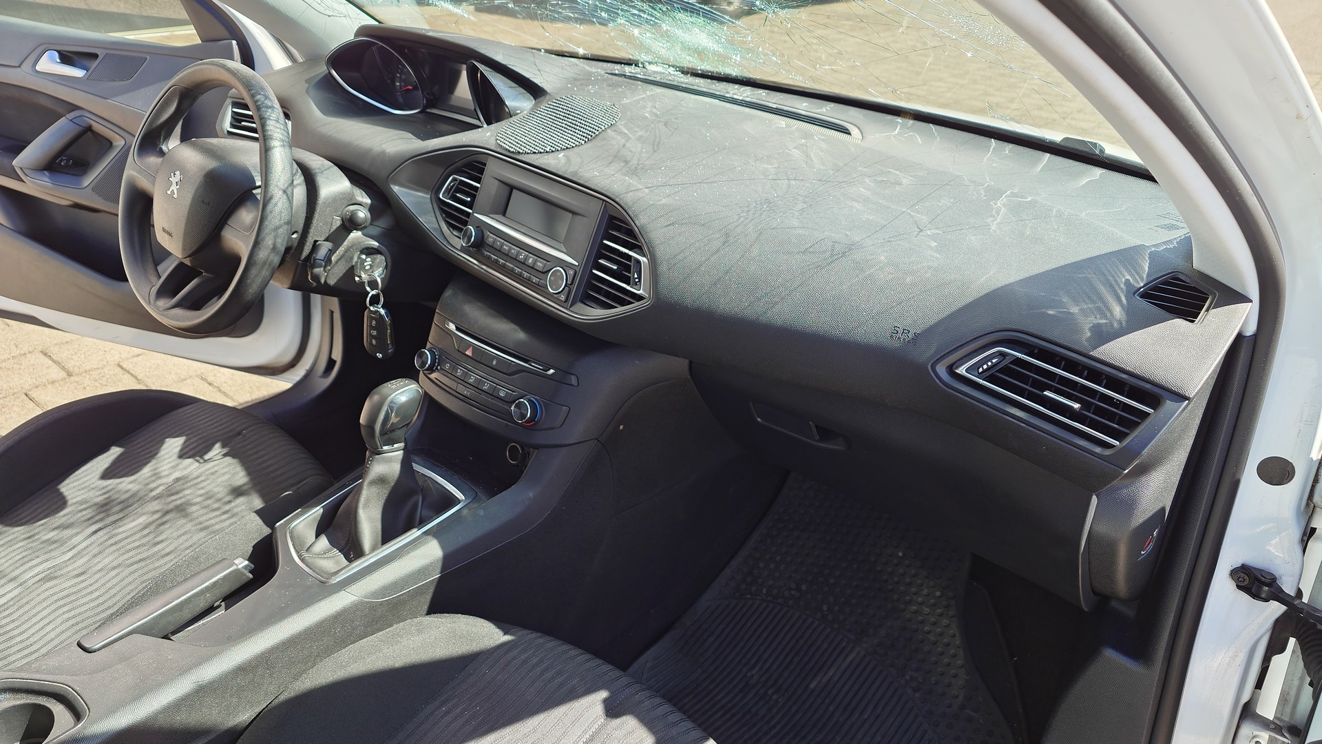 PEUGEOT 308 SW 1.2 THP Business-image-11