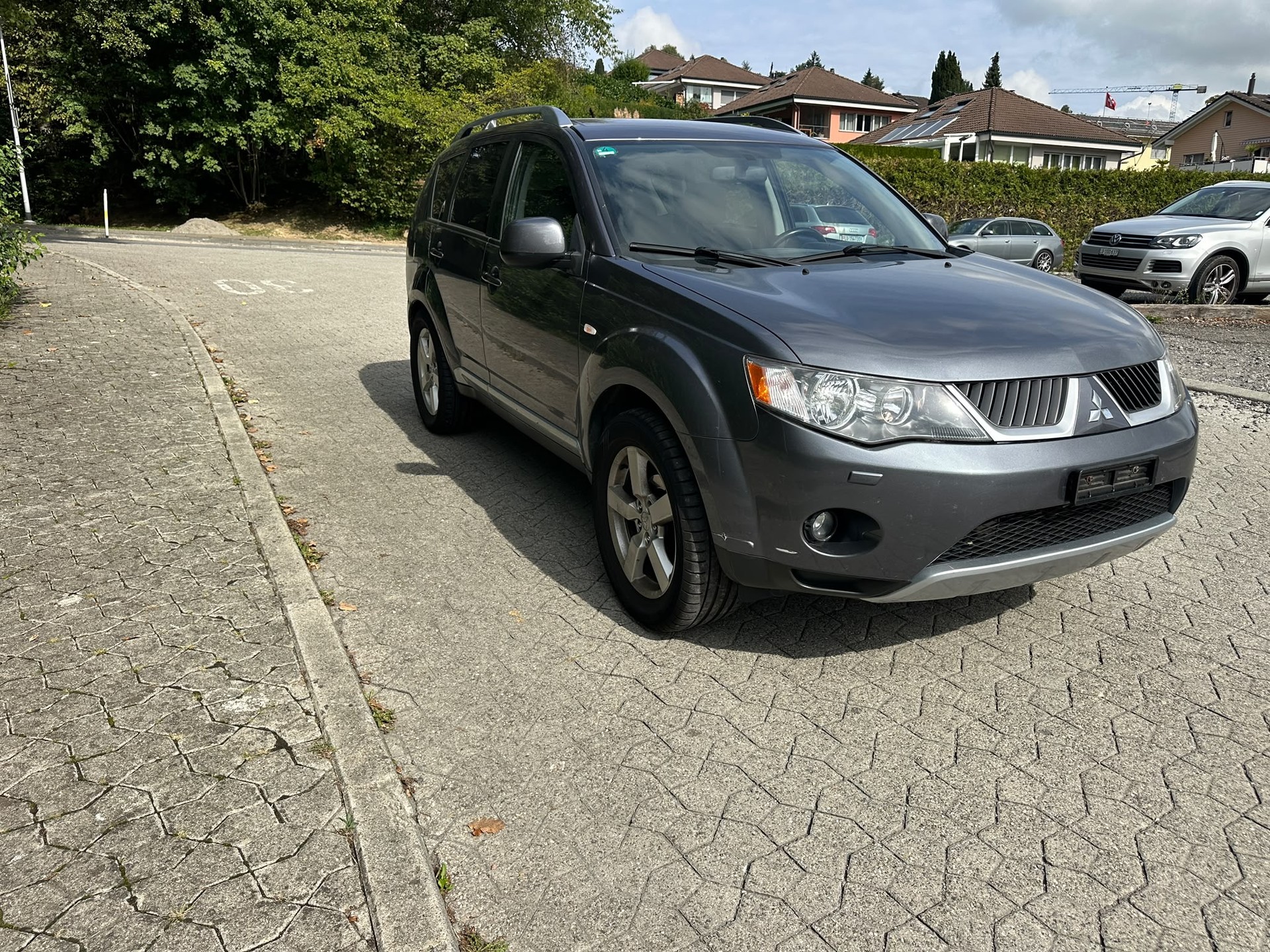 MITSUBISHI Outlander 2.0 DID Intense 4WD-image-1