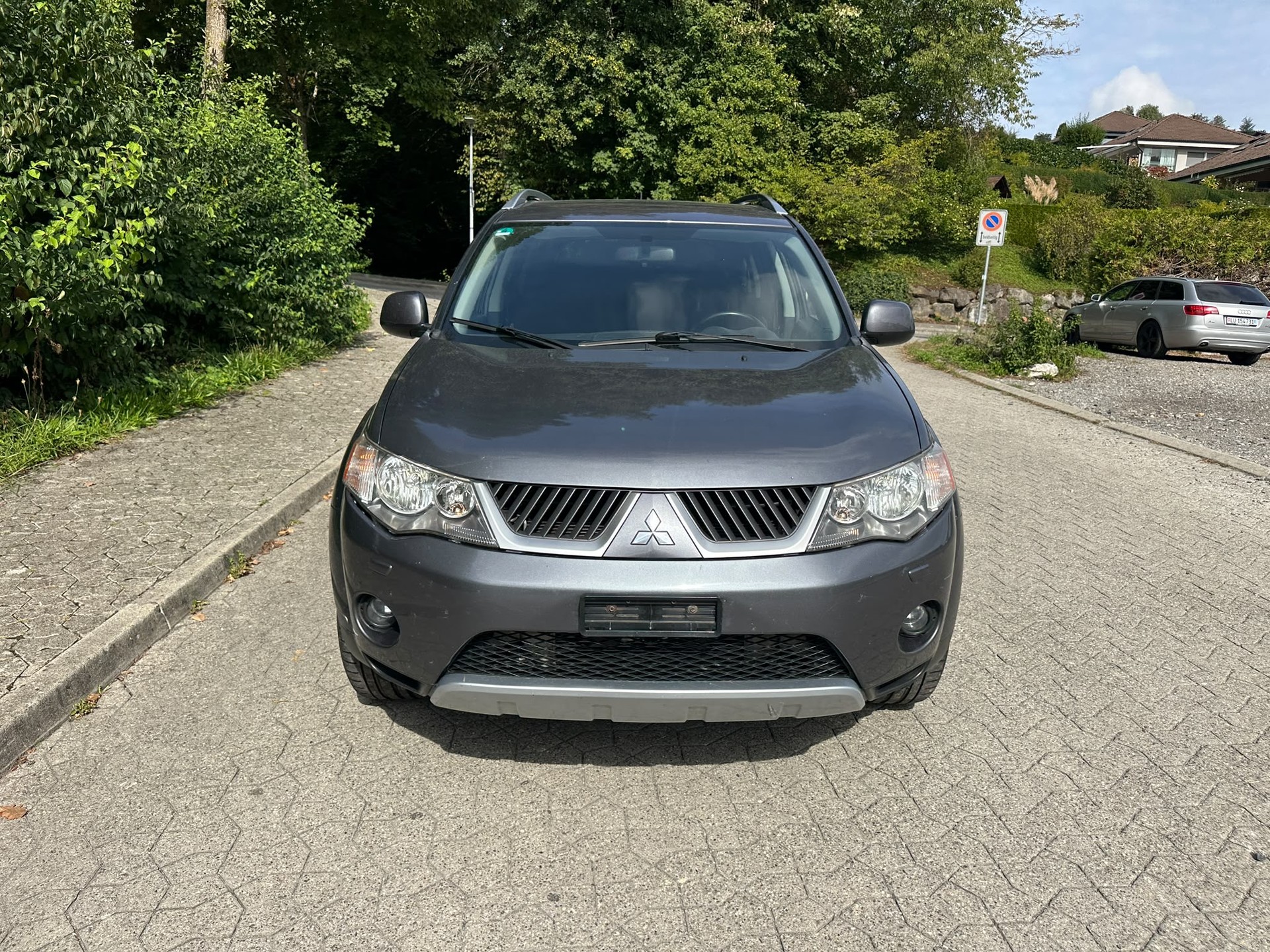 MITSUBISHI Outlander 2.0 DID Intense 4WD-image-2