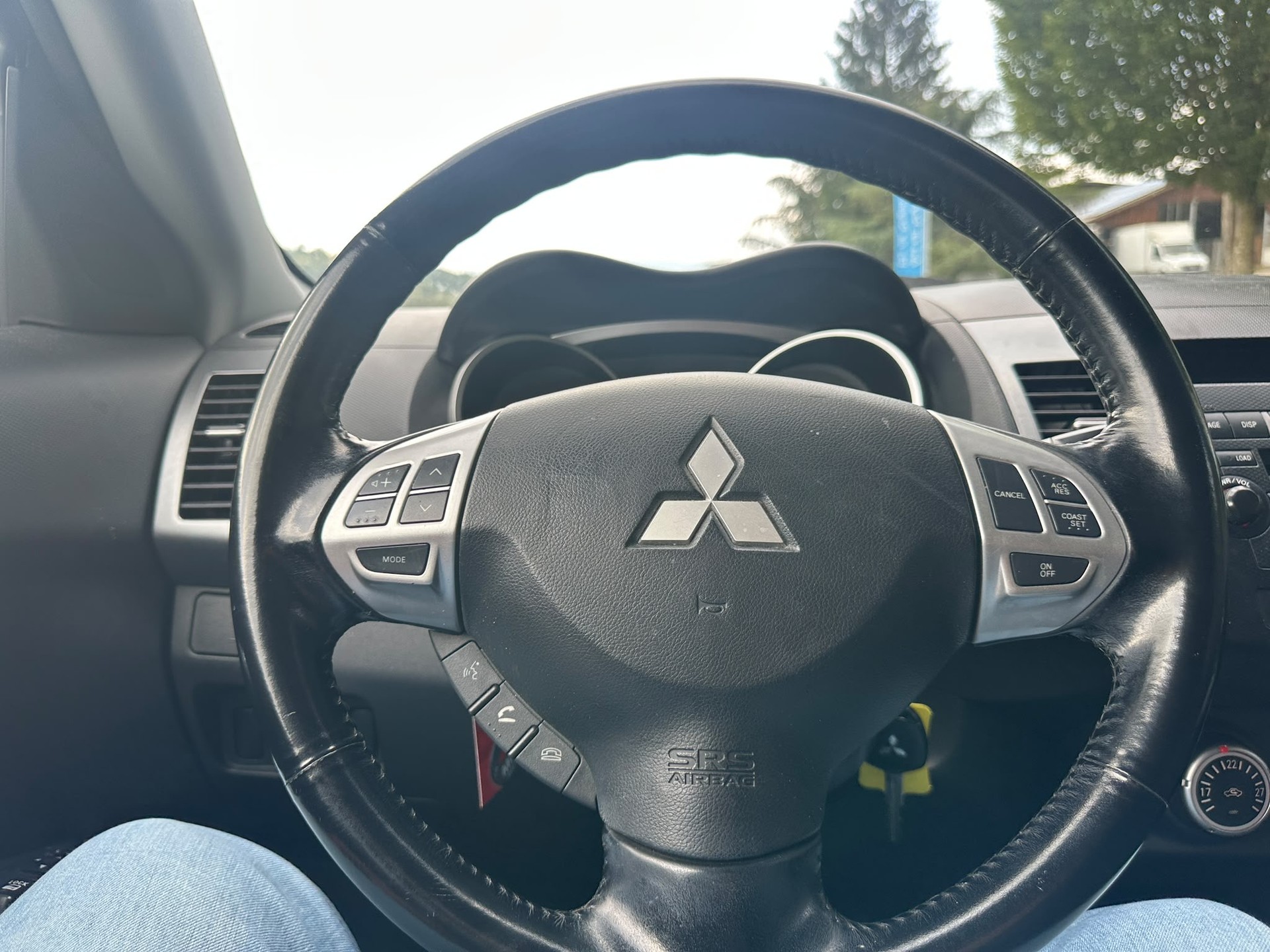 MITSUBISHI Outlander 2.0 DID Intense 4WD-image-7