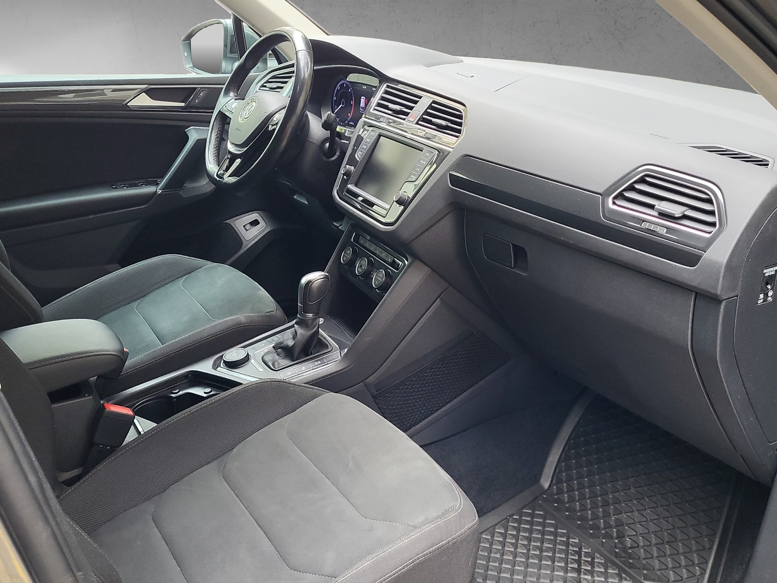 VW Tiguan Highline 2.0TDI 190PS DSG 4Motion-image-9