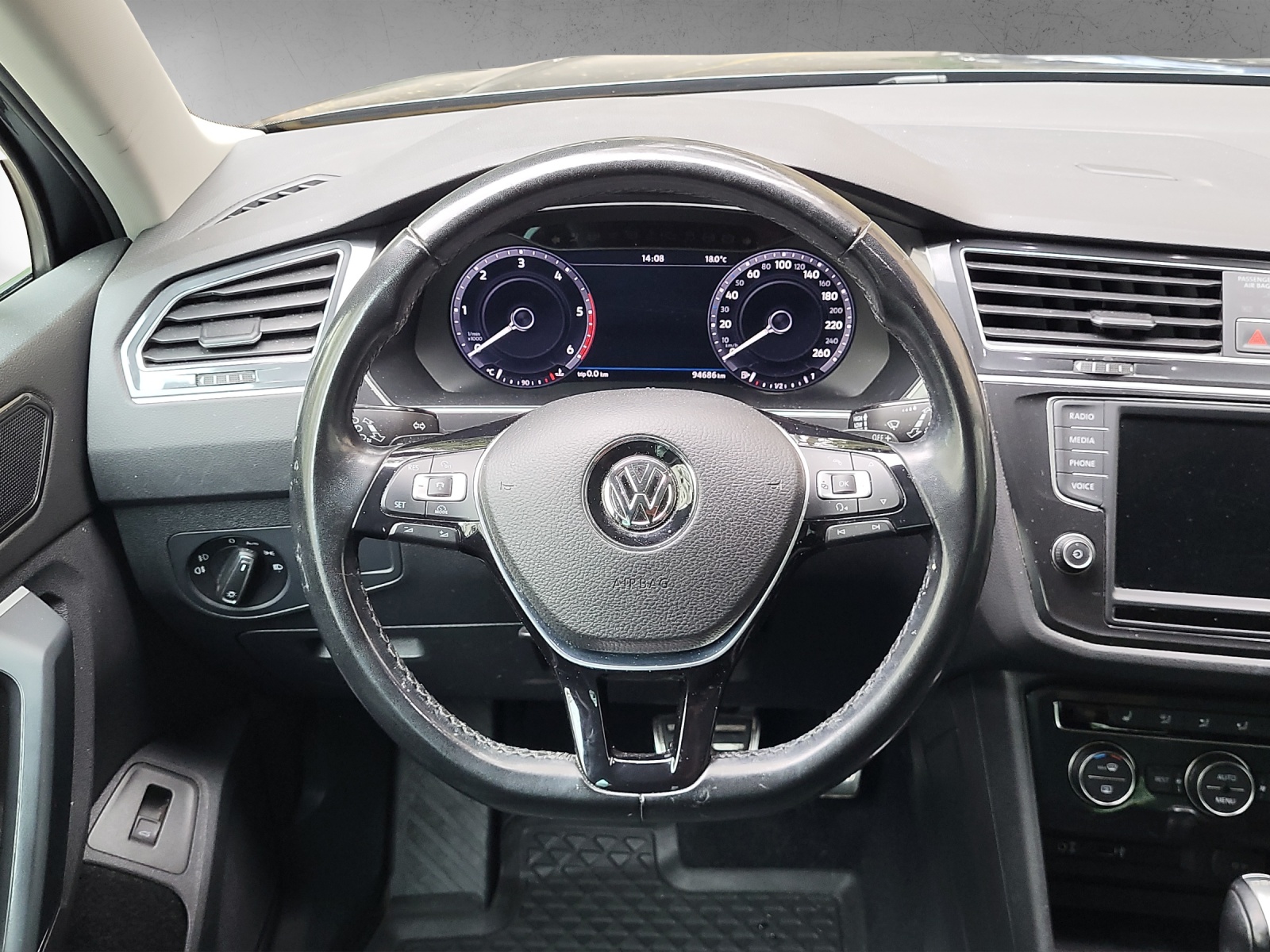 VW Tiguan Highline 2.0TDI 190PS DSG 4Motion-image-12