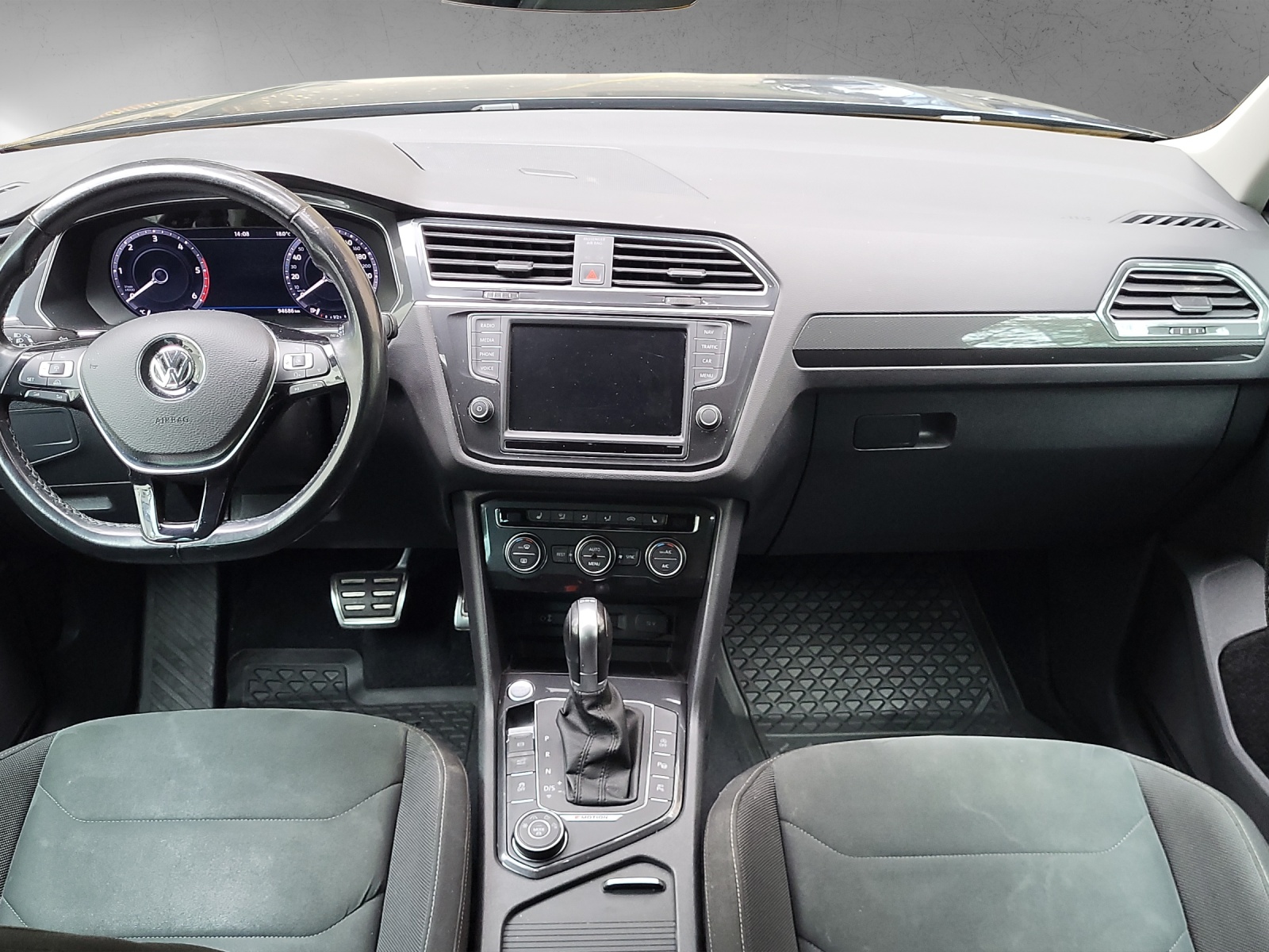 VW Tiguan Highline 2.0TDI 190PS DSG 4Motion-image-11