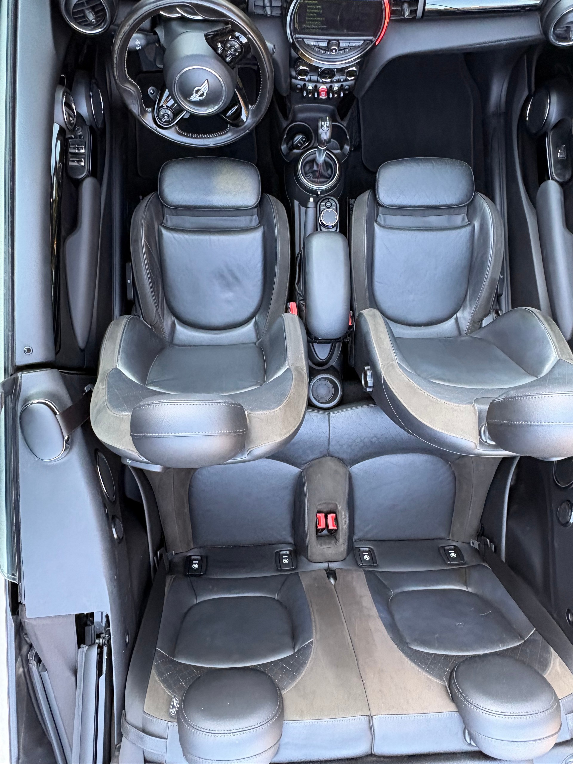 MINI 2.0i Cooper S Cabrio-image-6