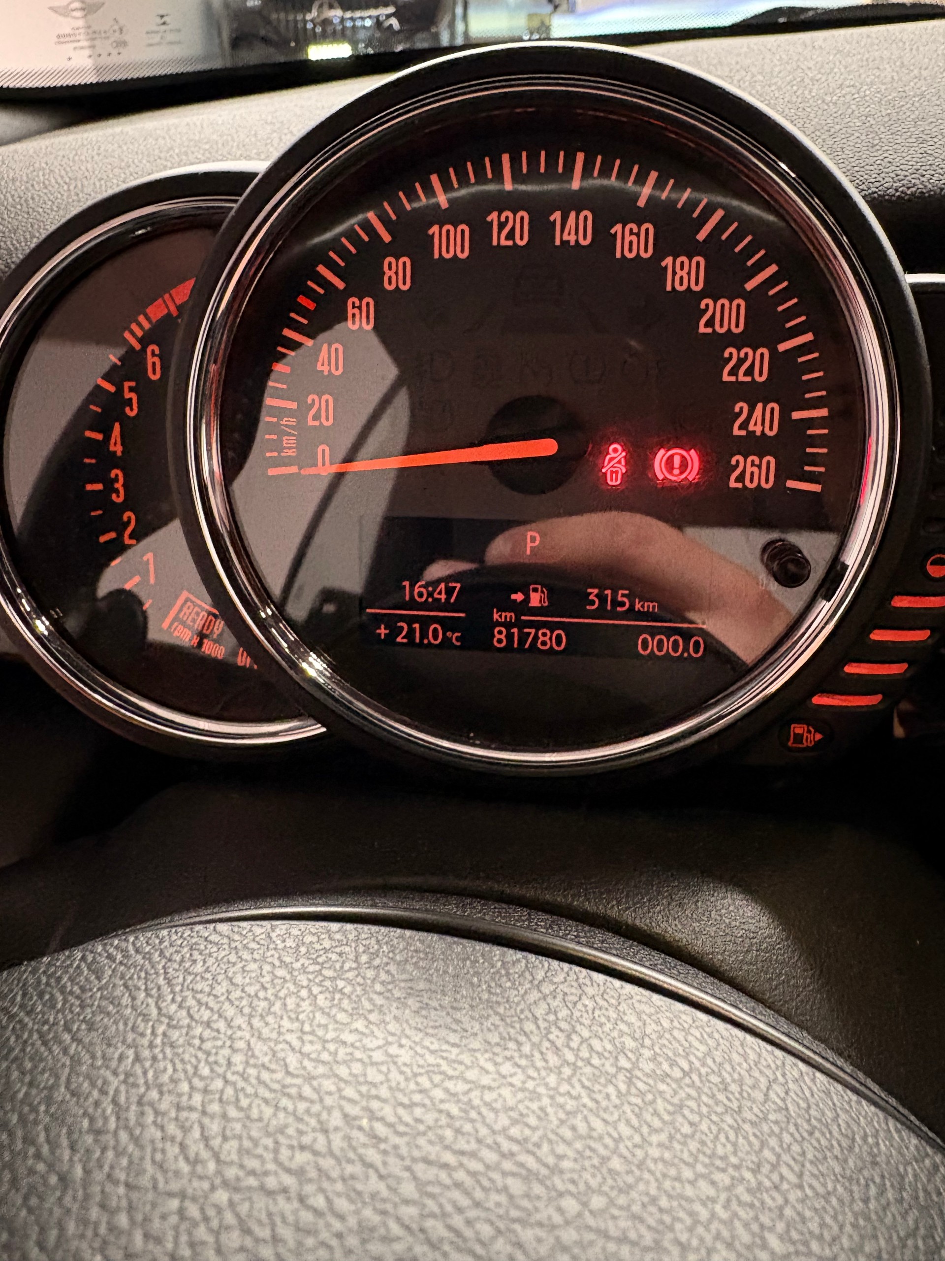MINI 2.0i Cooper S Cabrio-image-15