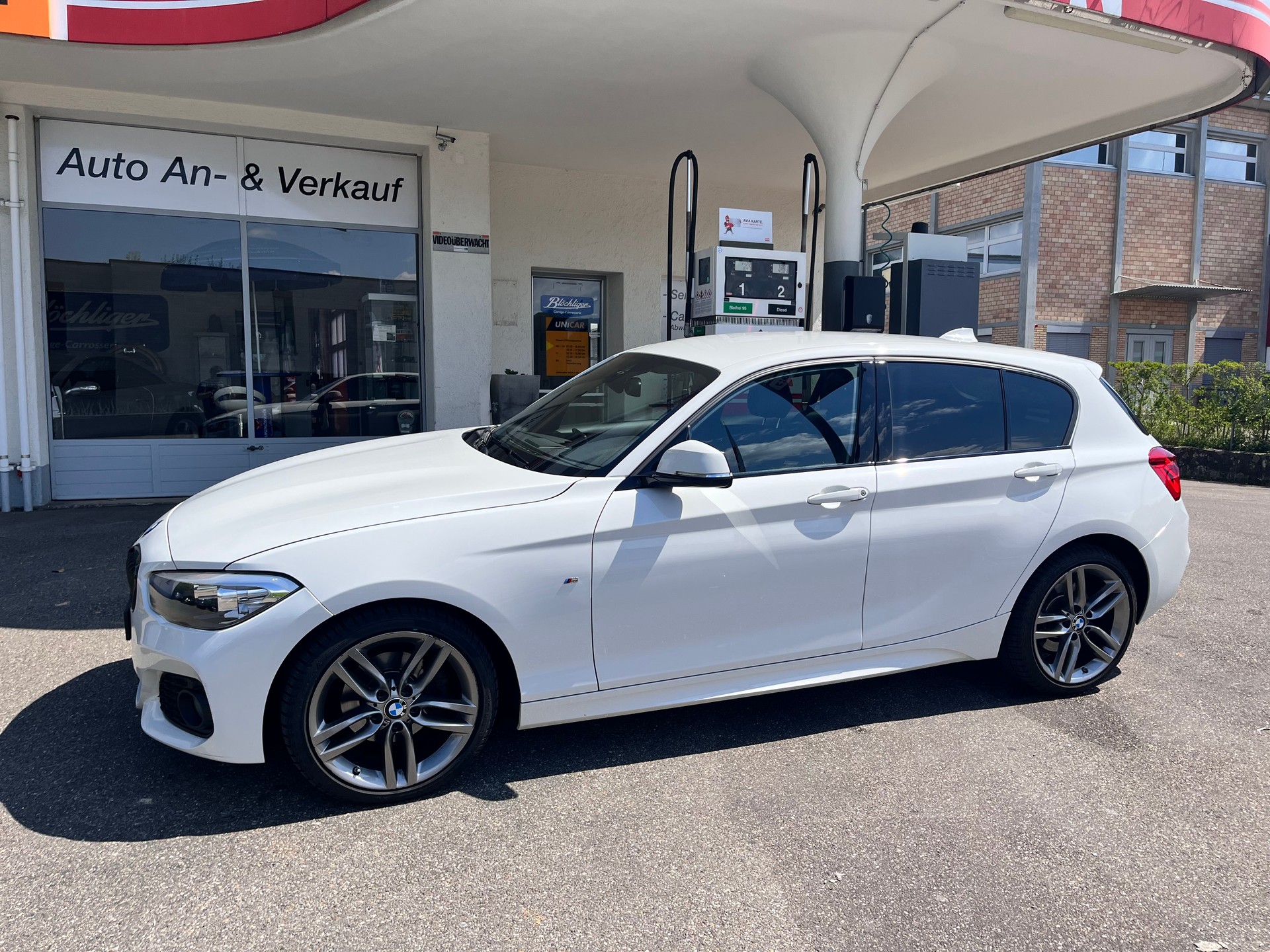 BMW 120d xDrive-image-1