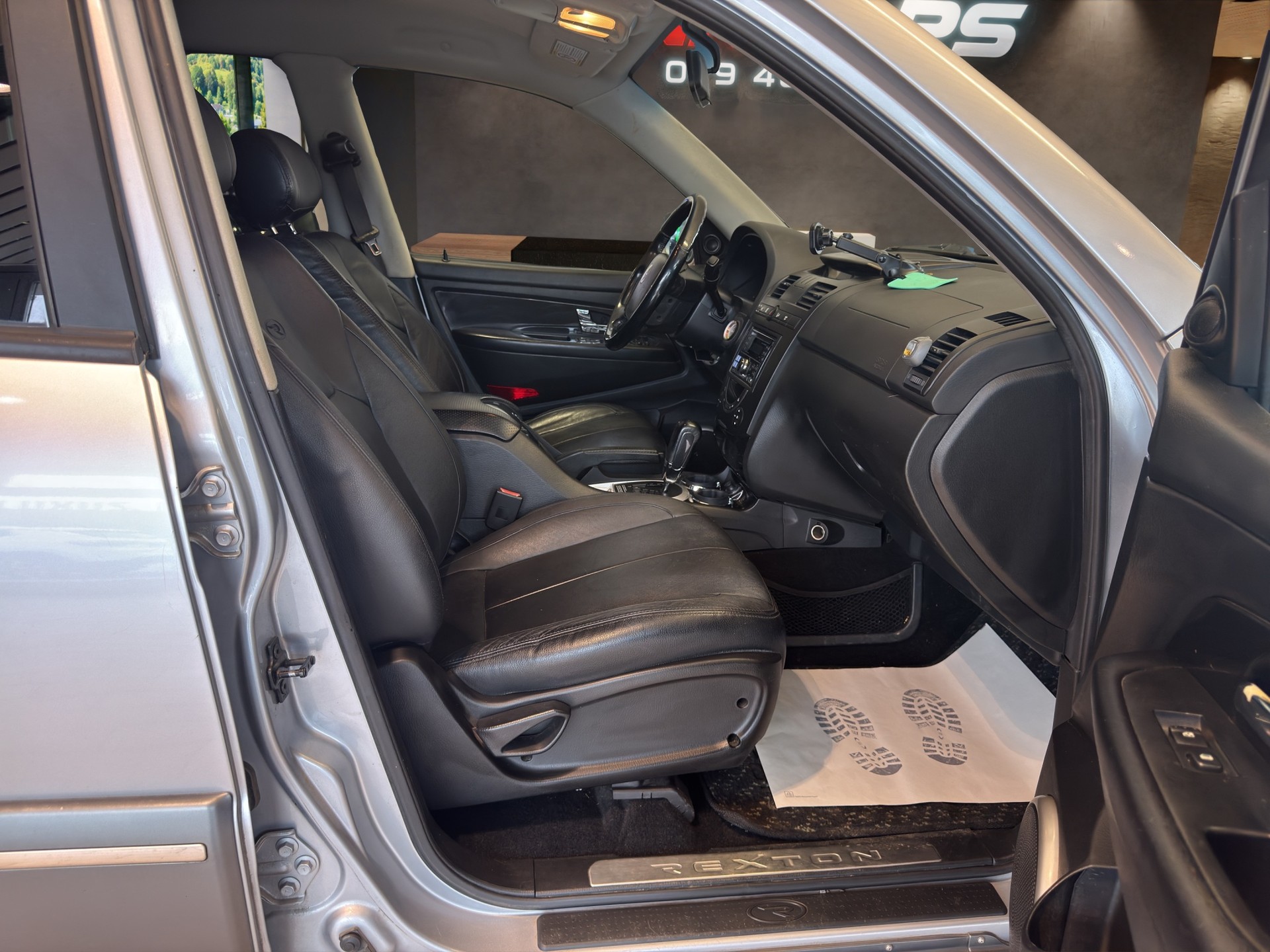 KGM-SsangYong Rexton RX 270 XVT Genesis Automatic-image-8