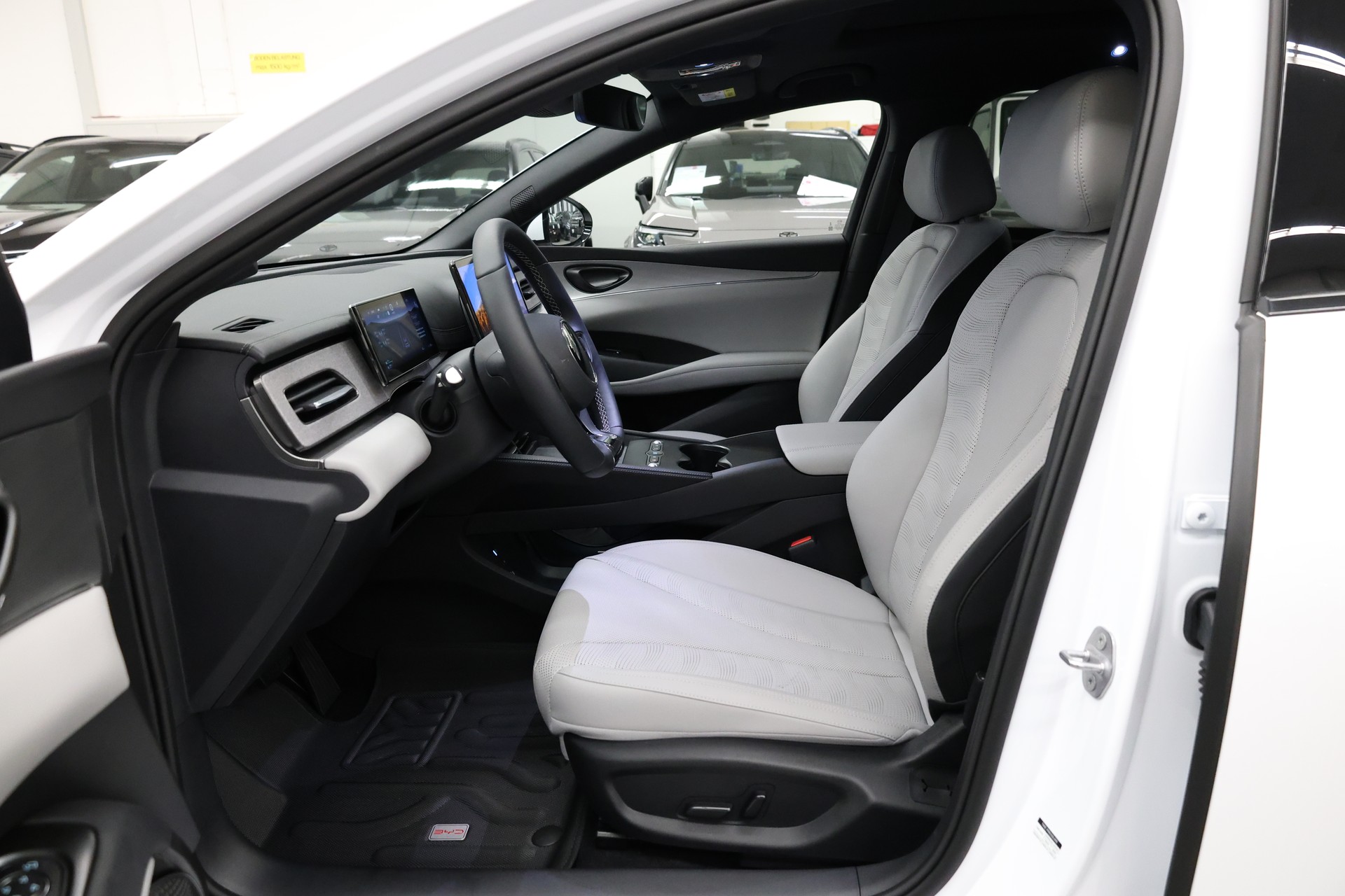 BYD Seal 6 DM-i Touring Comfort-image-13