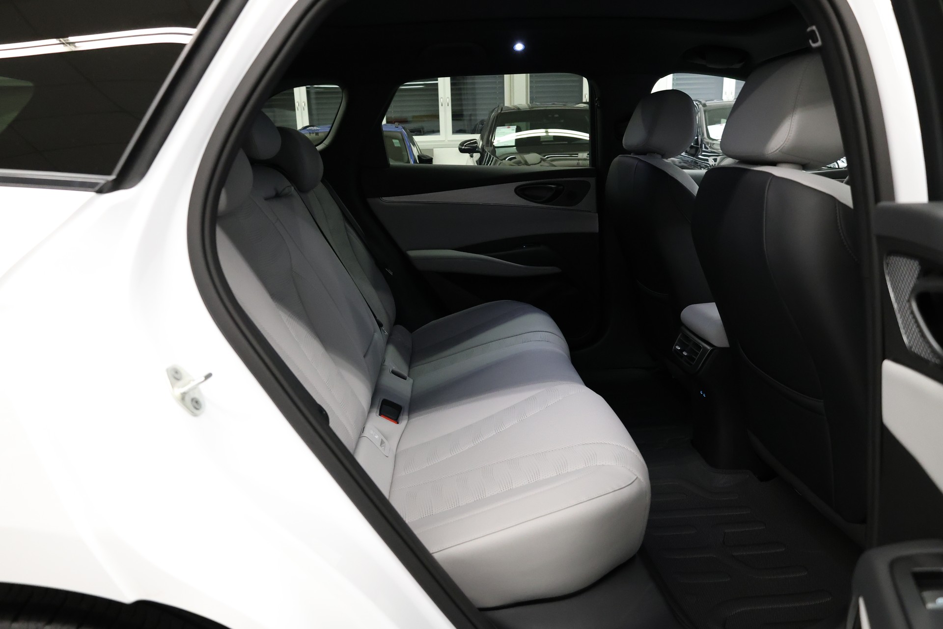 BYD Seal 6 DM-i Touring Comfort-image-22