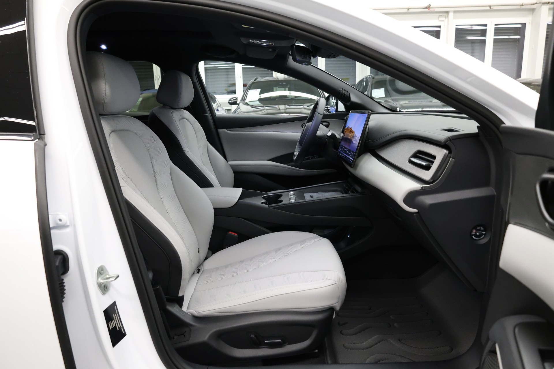 BYD Seal 6 DM-i Touring Comfort-image-14