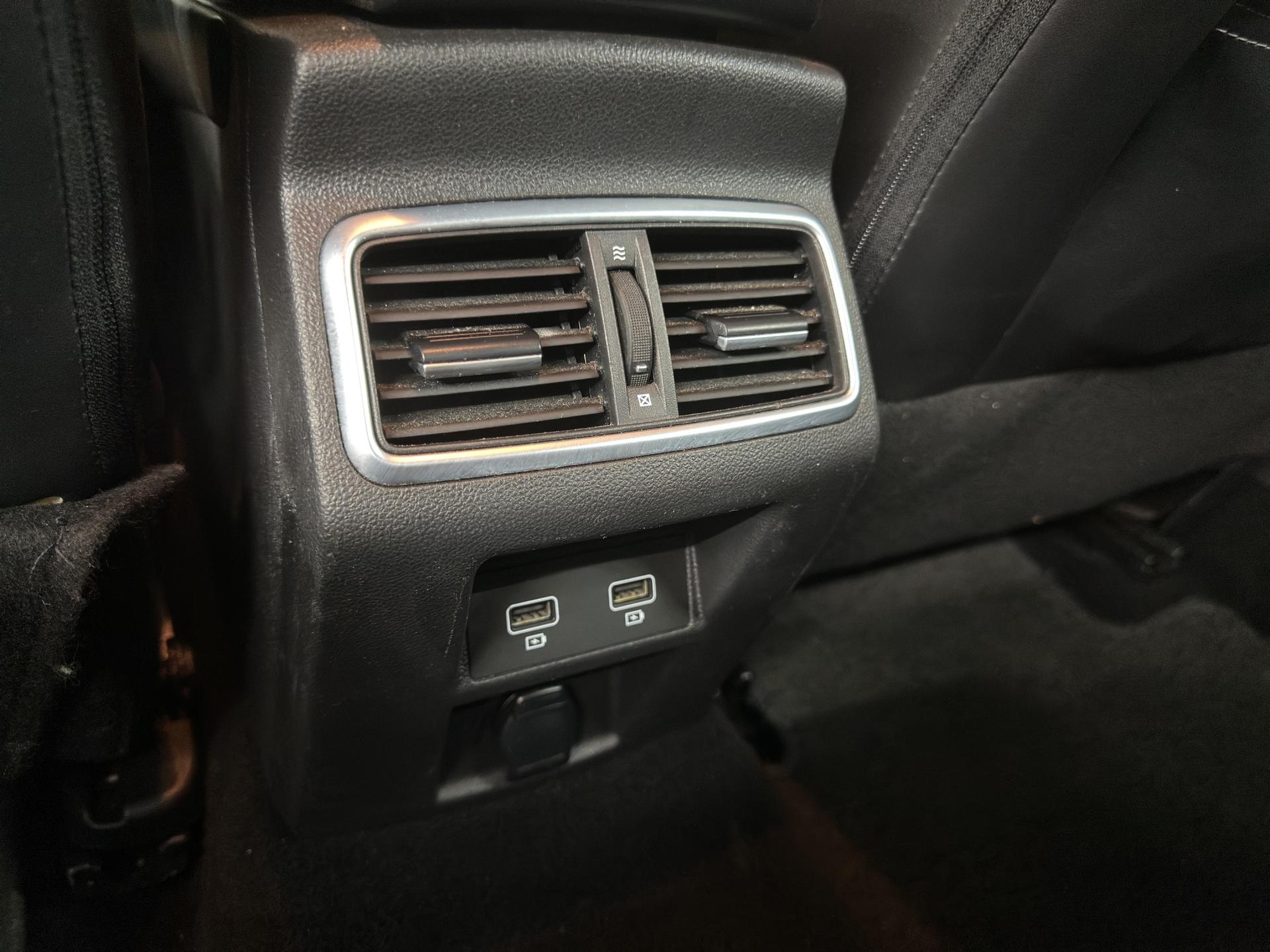 RENAULT Mégane Grandtour 1.5 dCi Business EDC-image-24