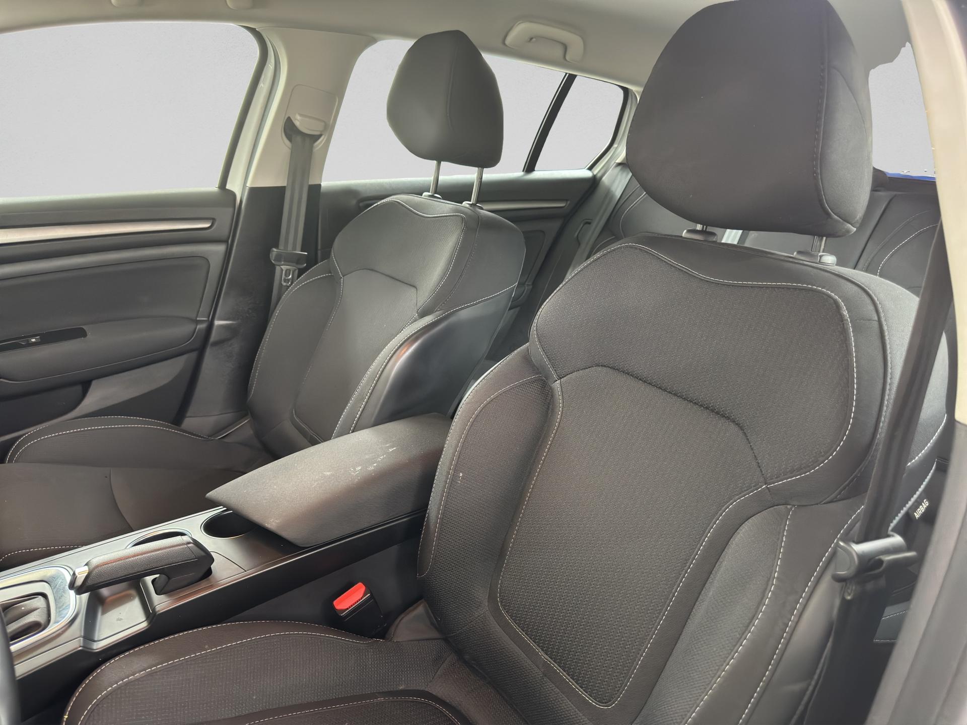 RENAULT Mégane Grandtour 1.5 dCi Business EDC-image-23