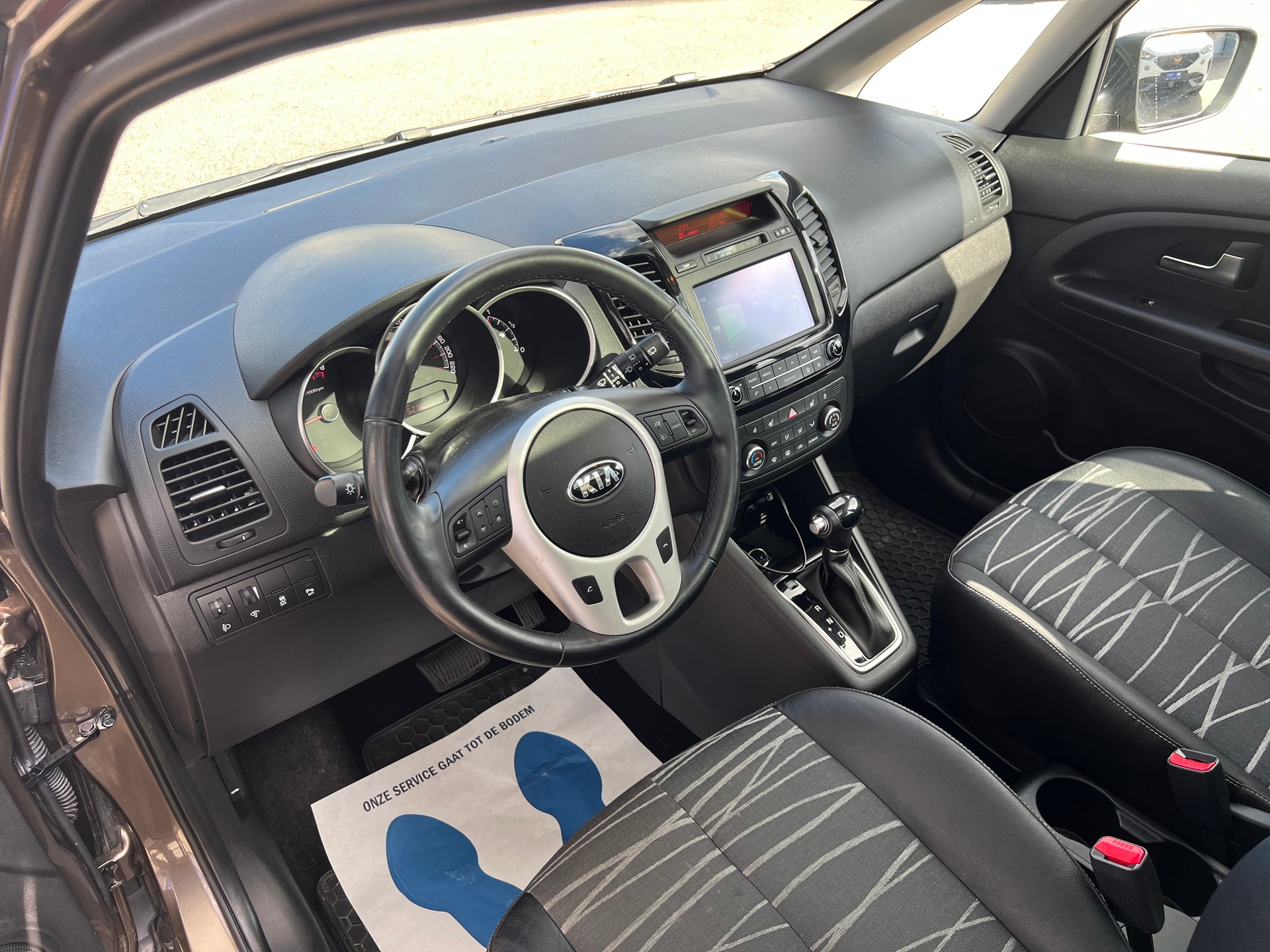 KIA Venga 1.6 CVVT Swiss Champion-image-8