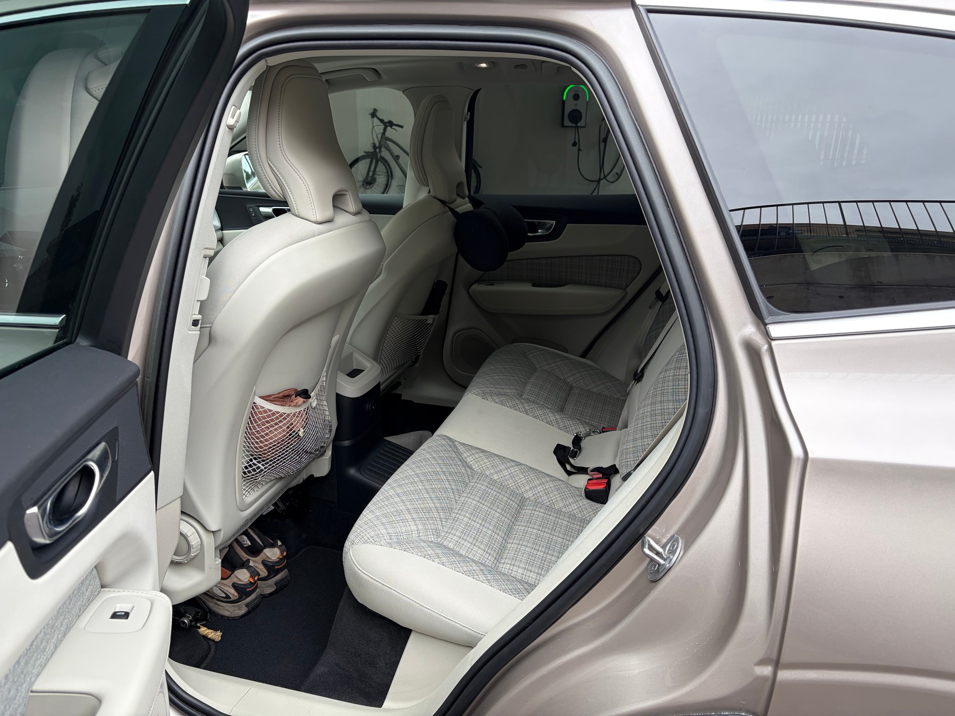 VOLVO 2.0 B4 MH Core AWD-image-2