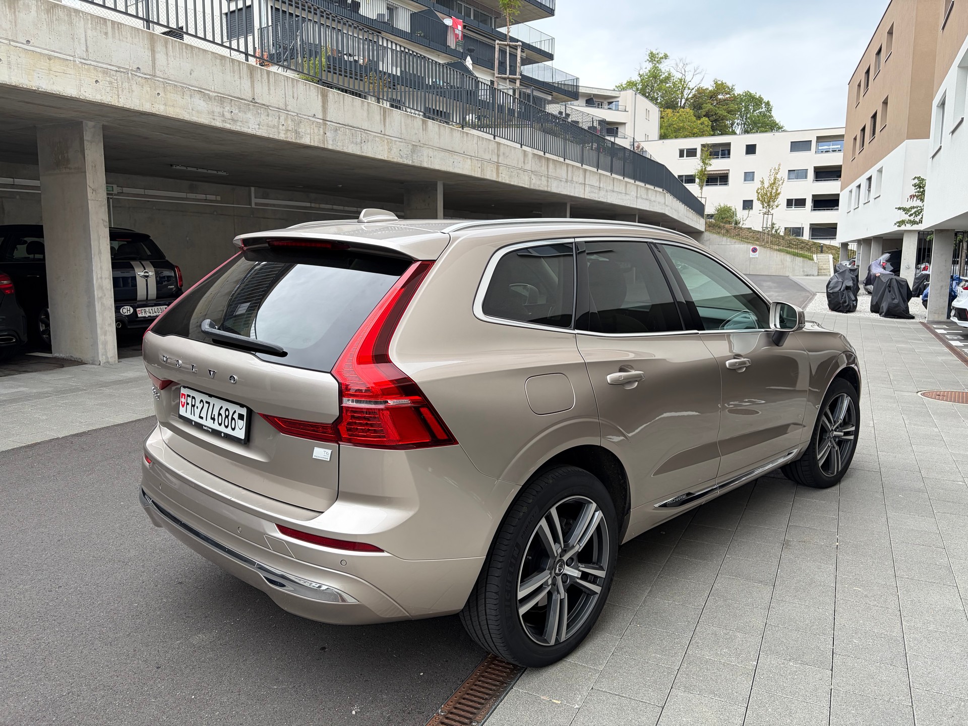 VOLVO 2.0 B4 MH Core AWD-image-3