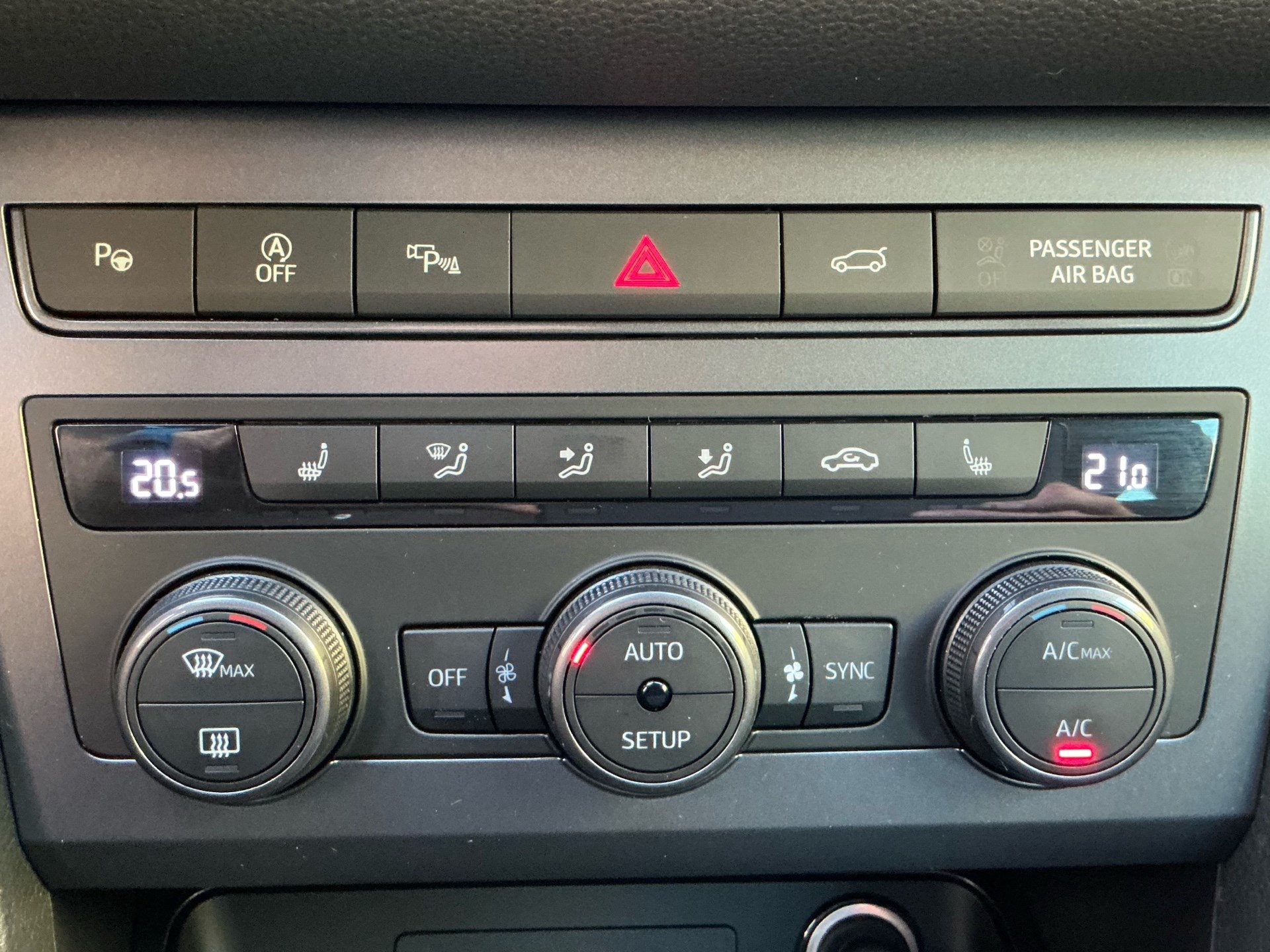 CUPRA Ateca VZ 4 DRIVE *** PANORAMAGLASDACH & ANHÄNGEKUPPLUNG ***-image-26