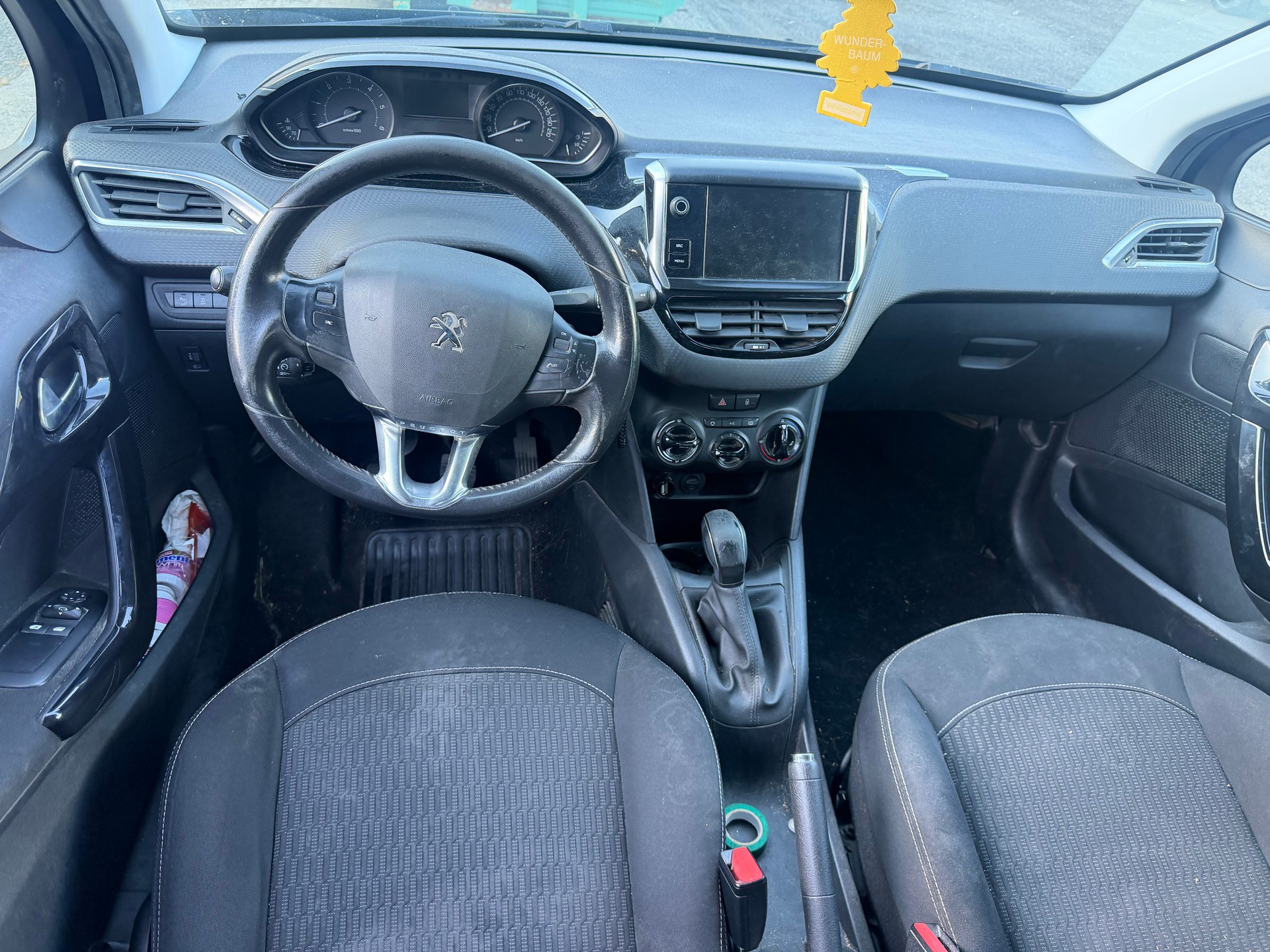PEUGEOT 208 1.6 BlueHDi Active-image-6