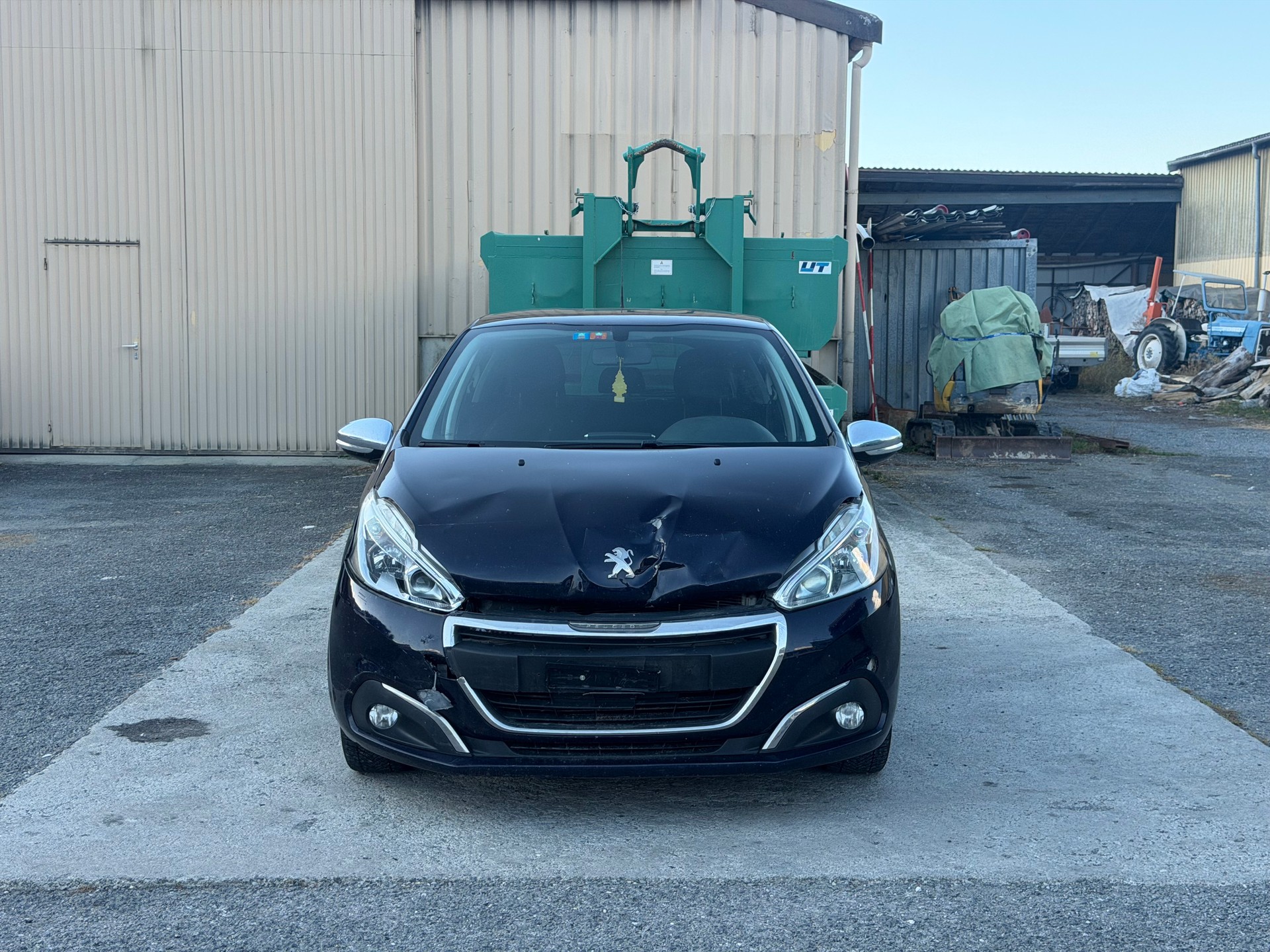 PEUGEOT 208 1.6 BlueHDi Active-image-1