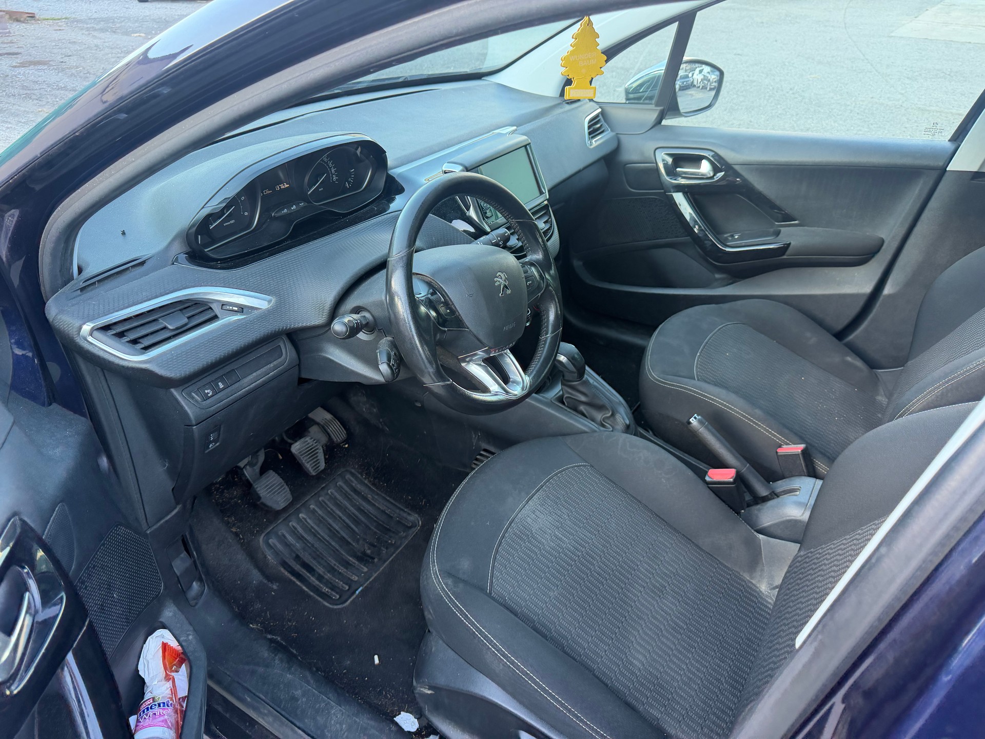PEUGEOT 208 1.6 BlueHDi Active-image-7