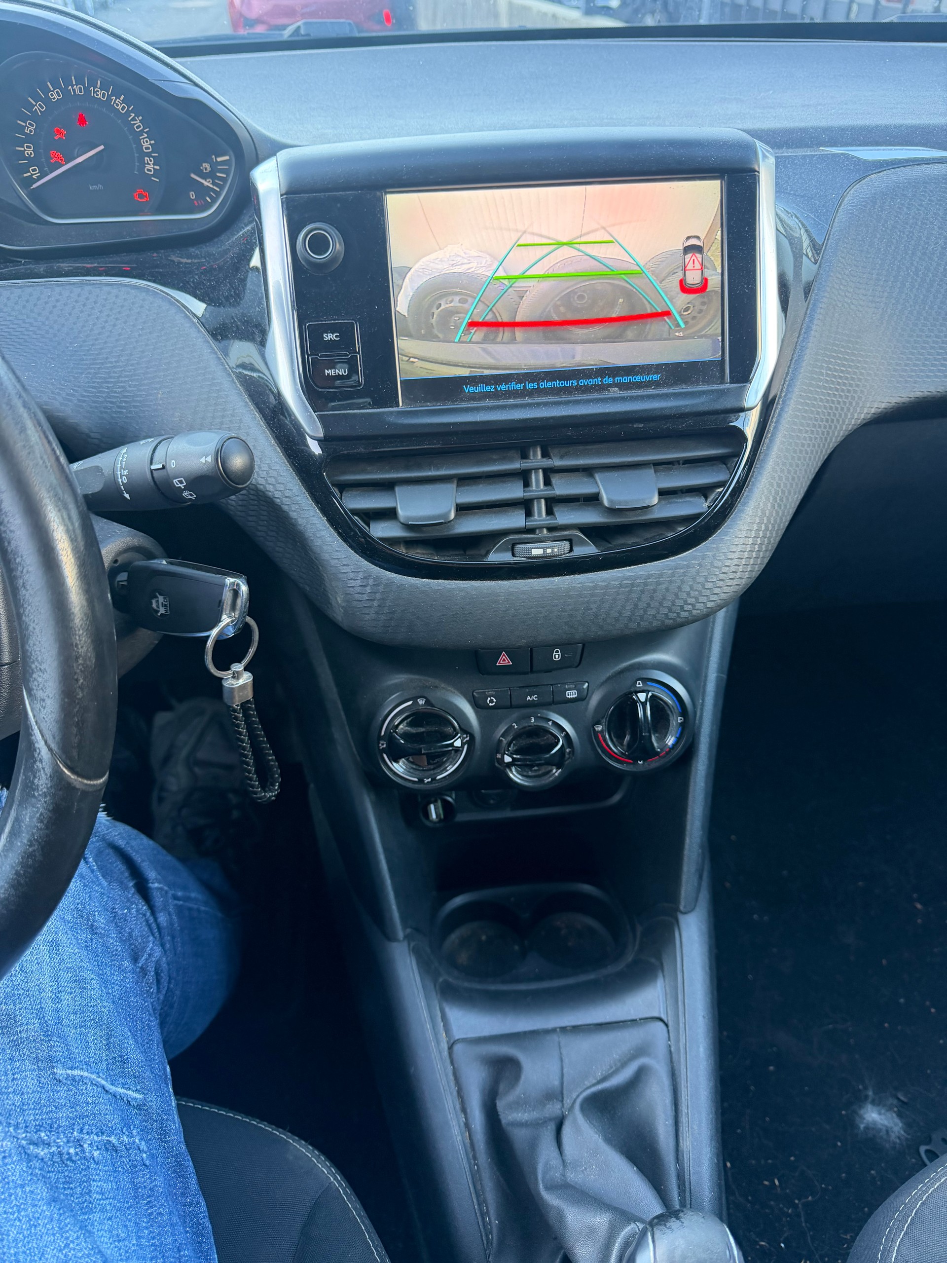 PEUGEOT 208 1.6 BlueHDi Active-image-8