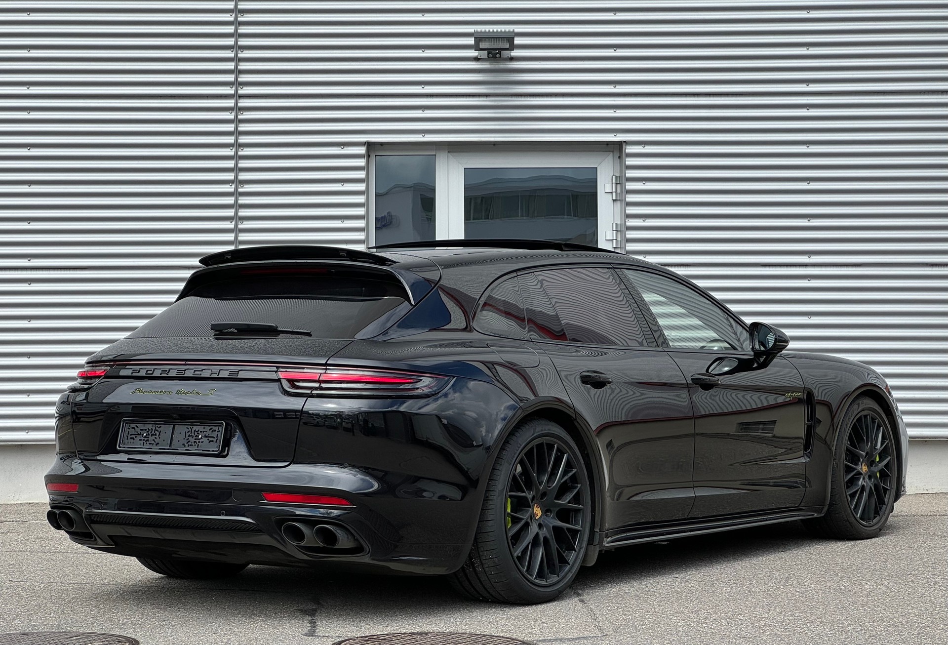 PORSCHE Panamera Turbo S E-Hybrid Sport Turismo PDK-image-3
