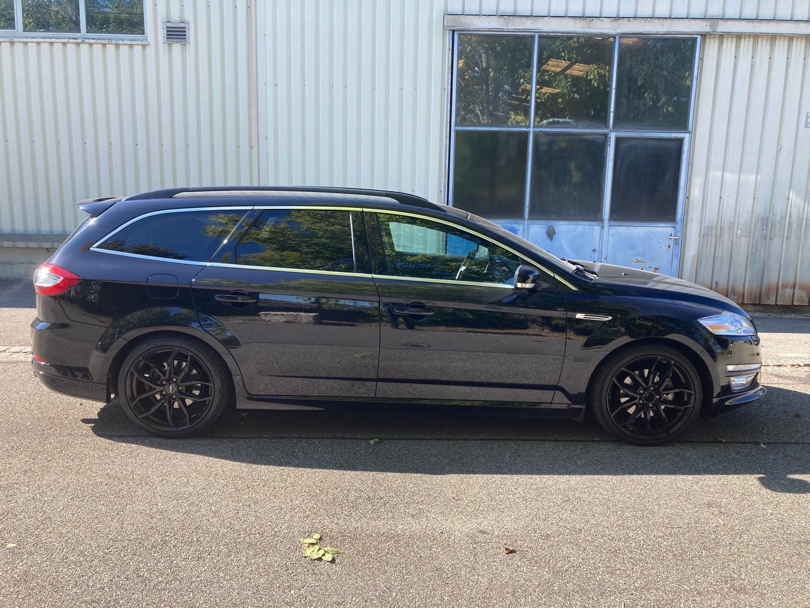 FORD Mondeo 2.0 EcoBoost SCTi TitaniumS PowerShift-image-3