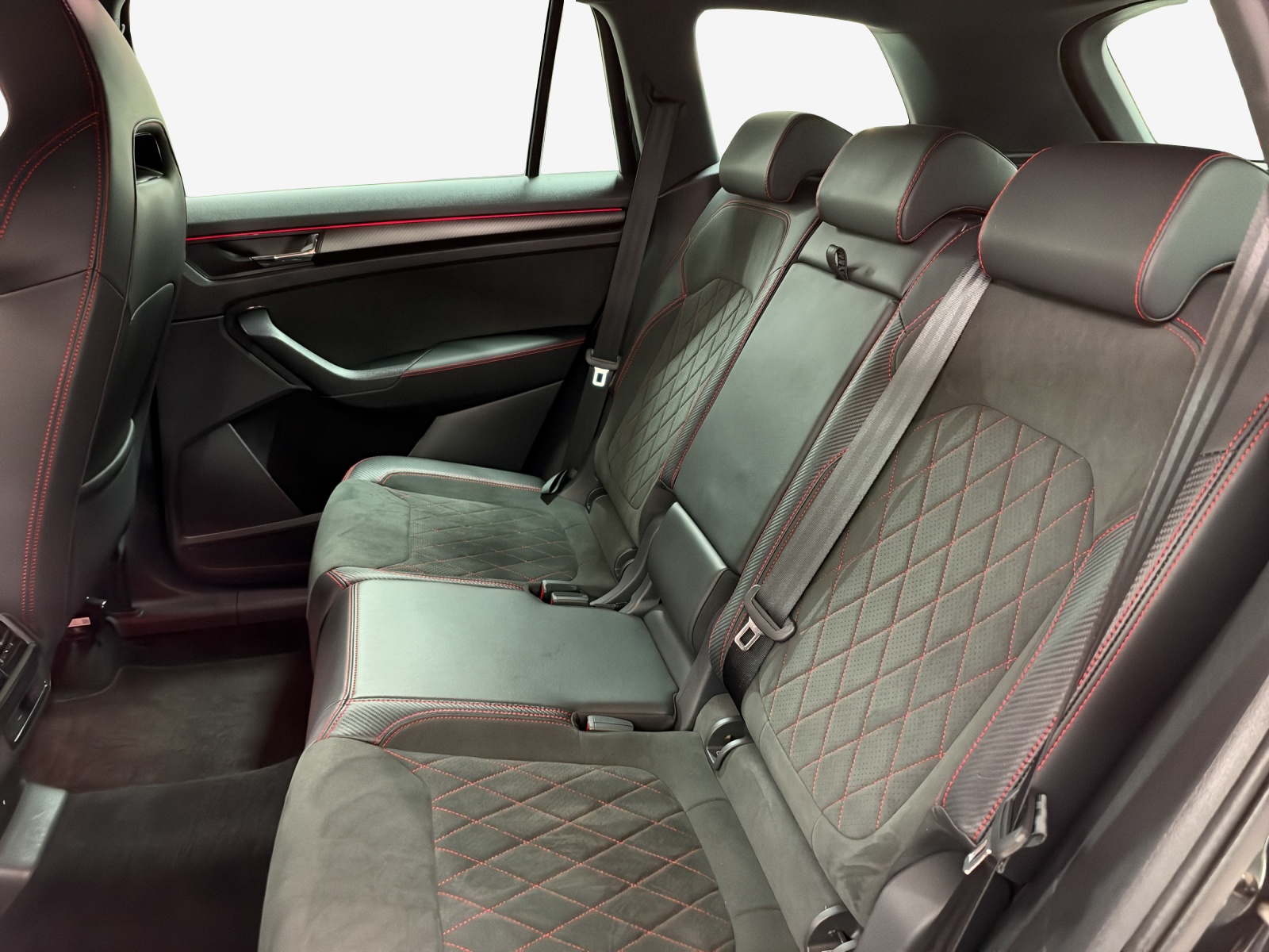 SKODA Kodiaq 2.0 TSI 4x4 RS-image-11