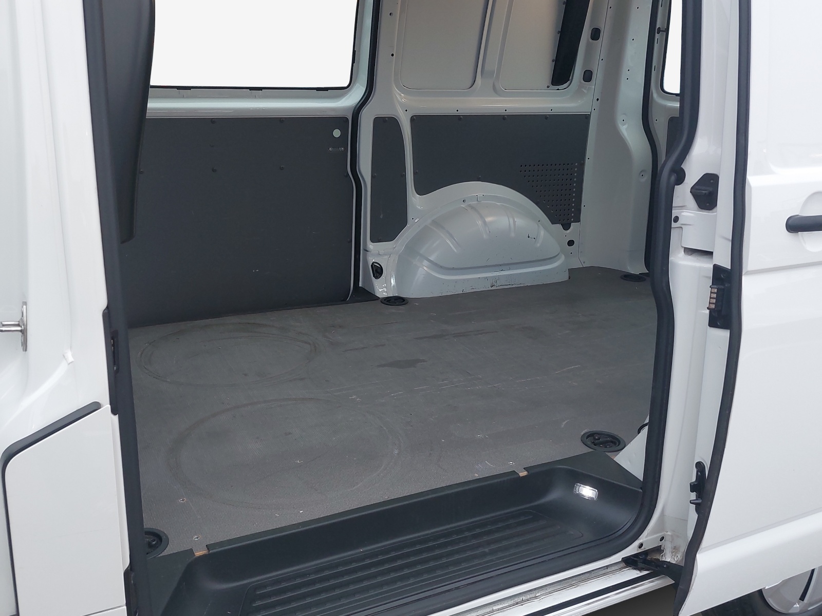 VW T6.1 2.0 TDI DSG-image-11