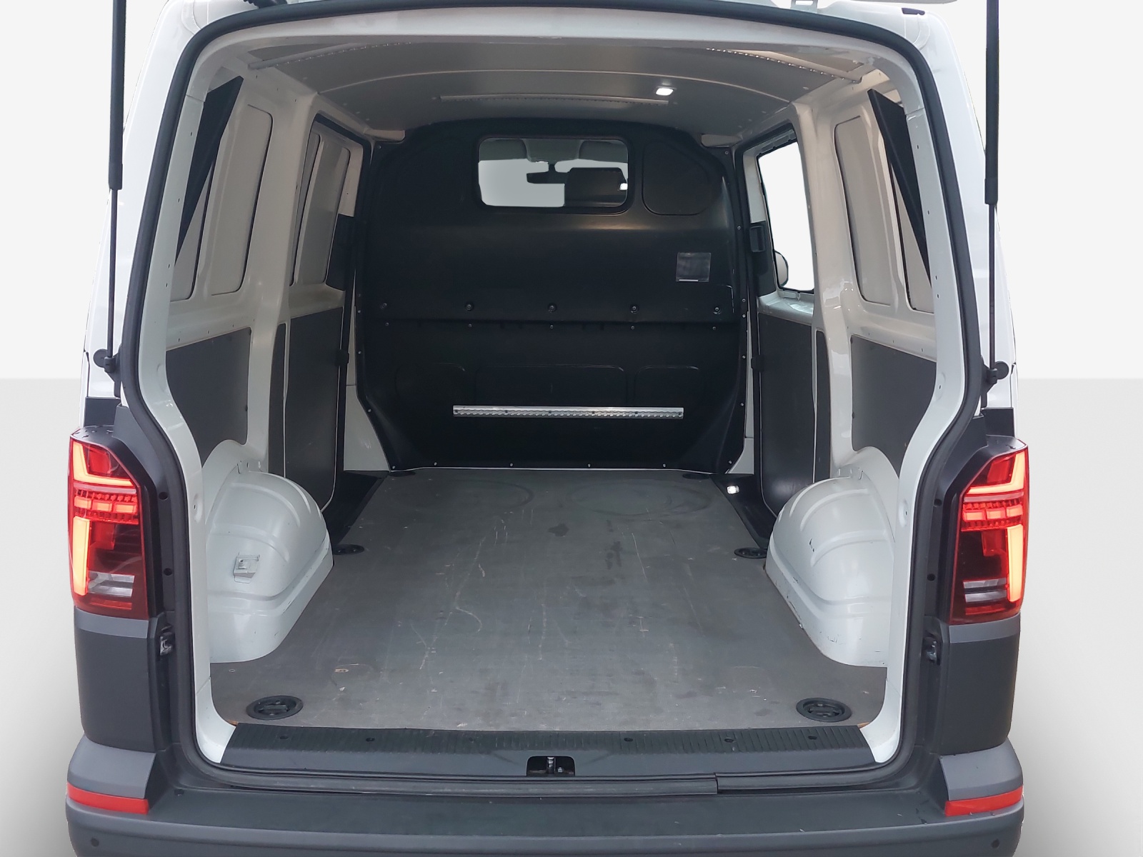 VW T6.1 2.0 TDI DSG-image-12
