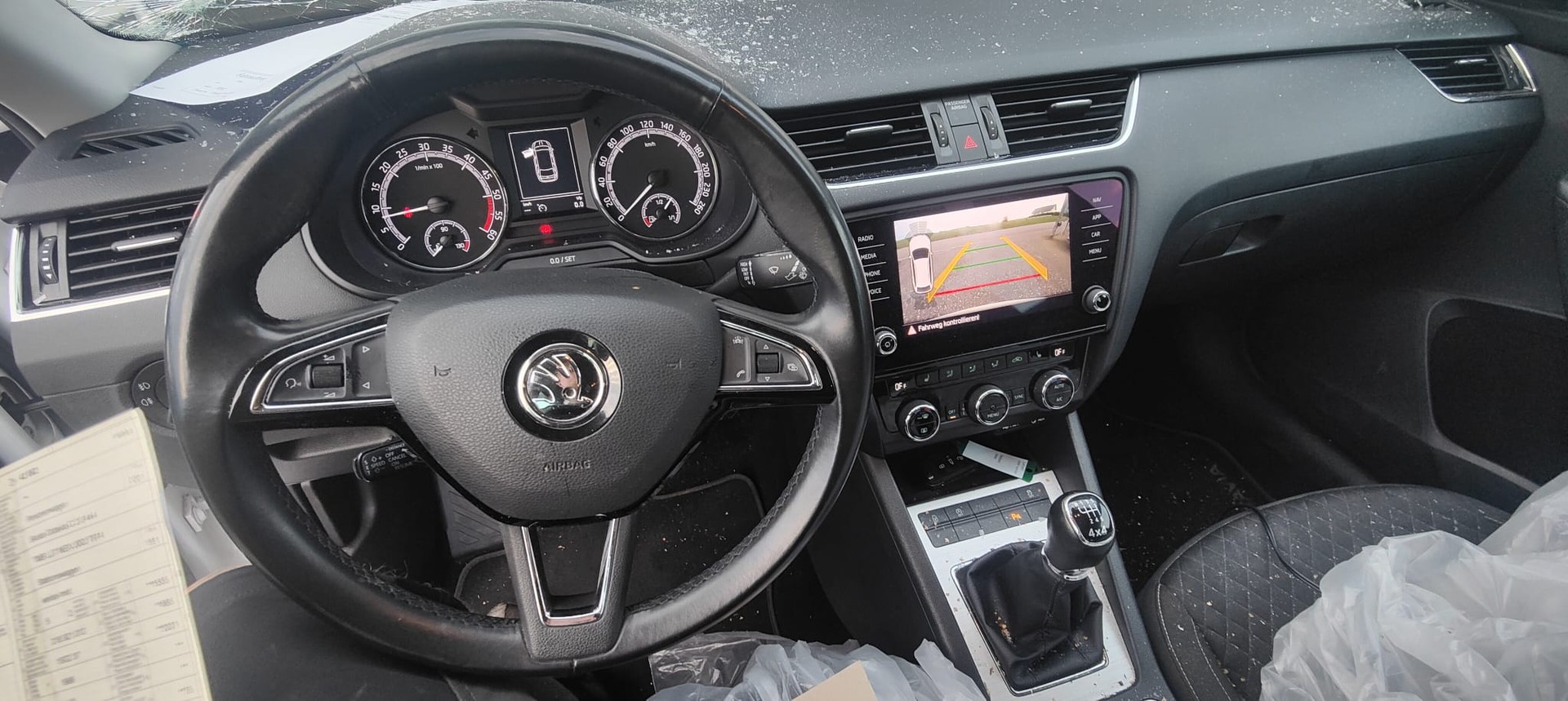 SKODA Octavia Combi 2.0 TDI Style 4x4-image-12