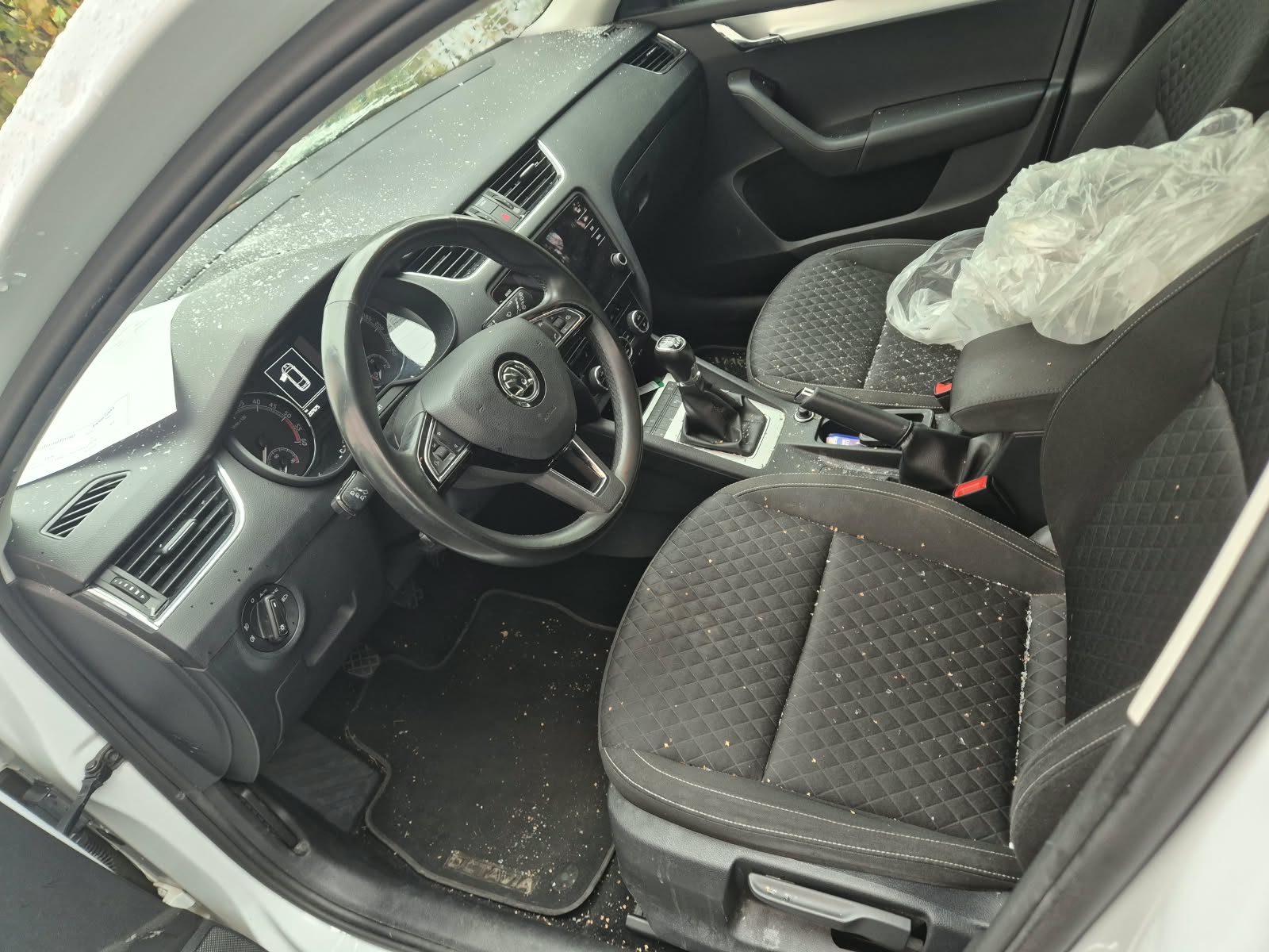SKODA Octavia Combi 2.0 TDI Style 4x4-image-10
