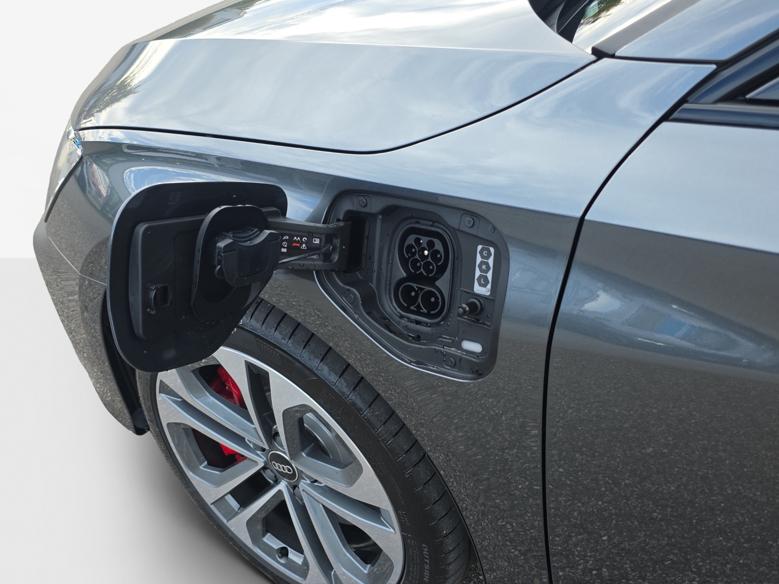 AUDI A3 Sportback TFSI e 200 kW S line Attraction S tronic-image-14
