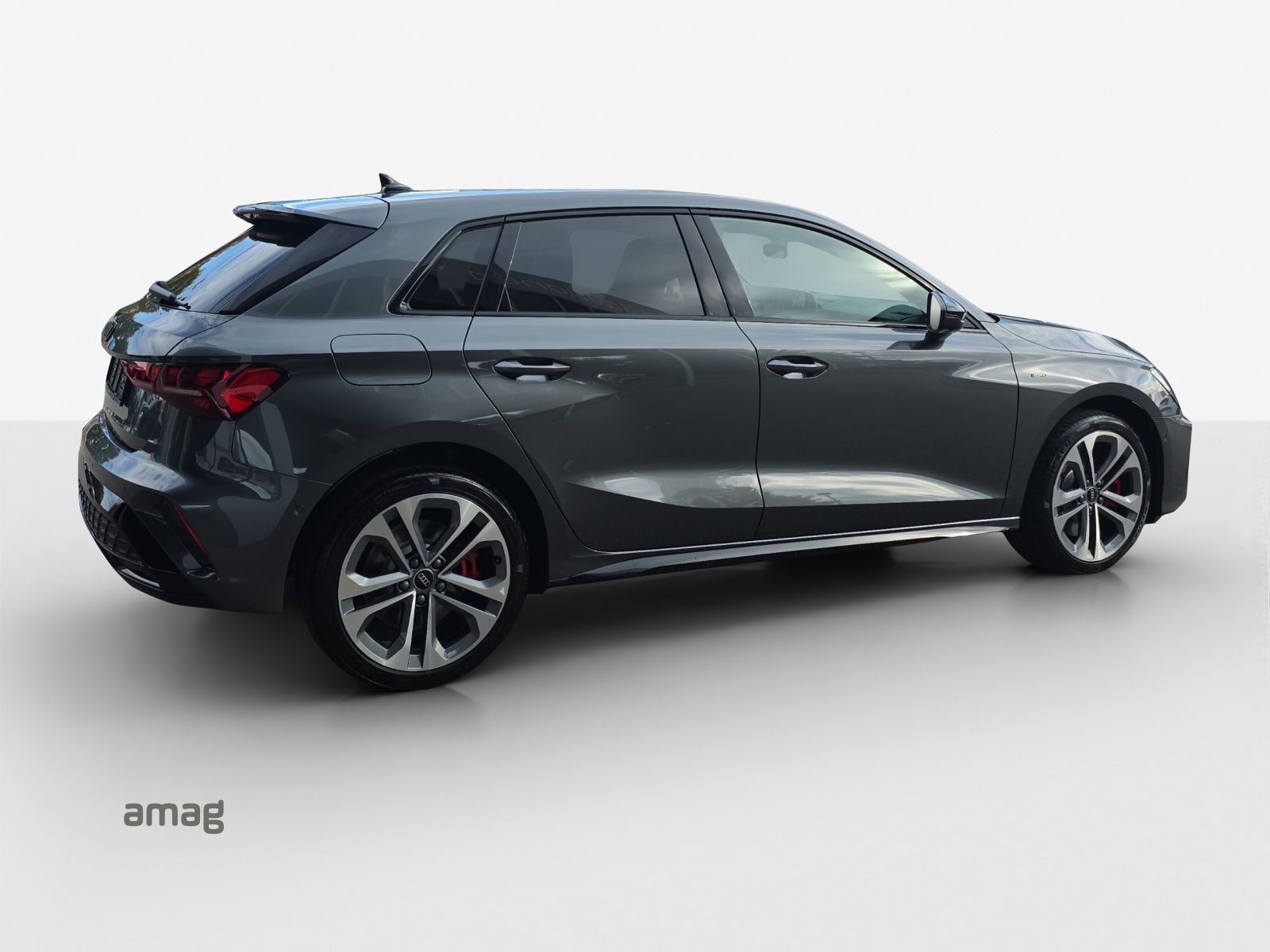 AUDI A3 Sportback TFSI e 200 kW S line Attraction S tronic-image-4