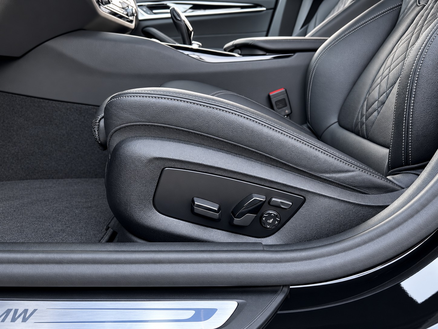 BMW 520d xDrive Touring-image-11
