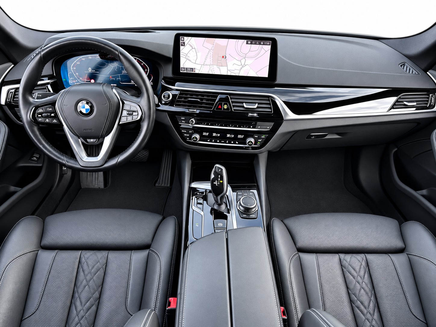 BMW 520d xDrive Touring-image-12
